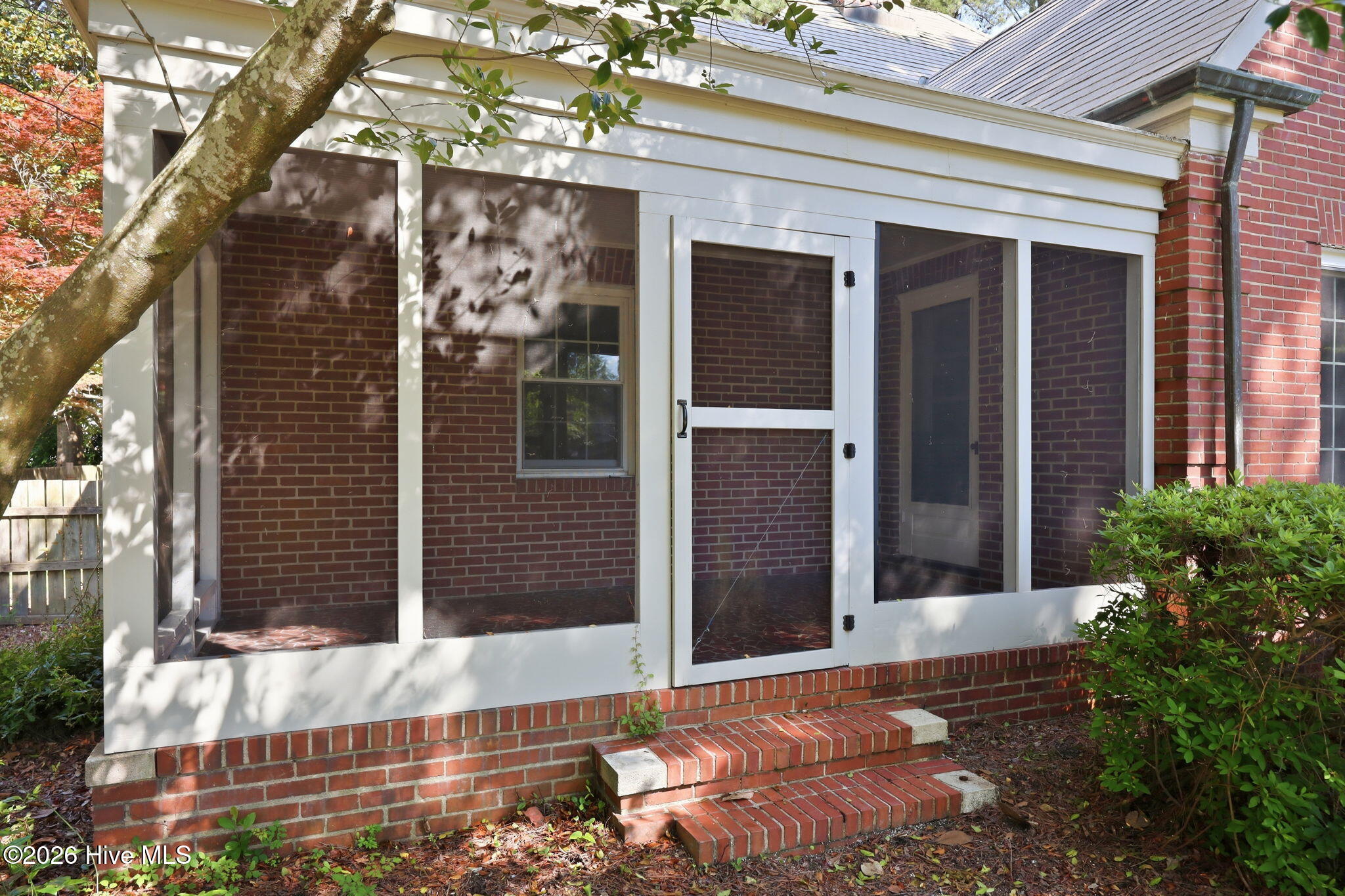 1108 Summit Avenue Property Photo 4