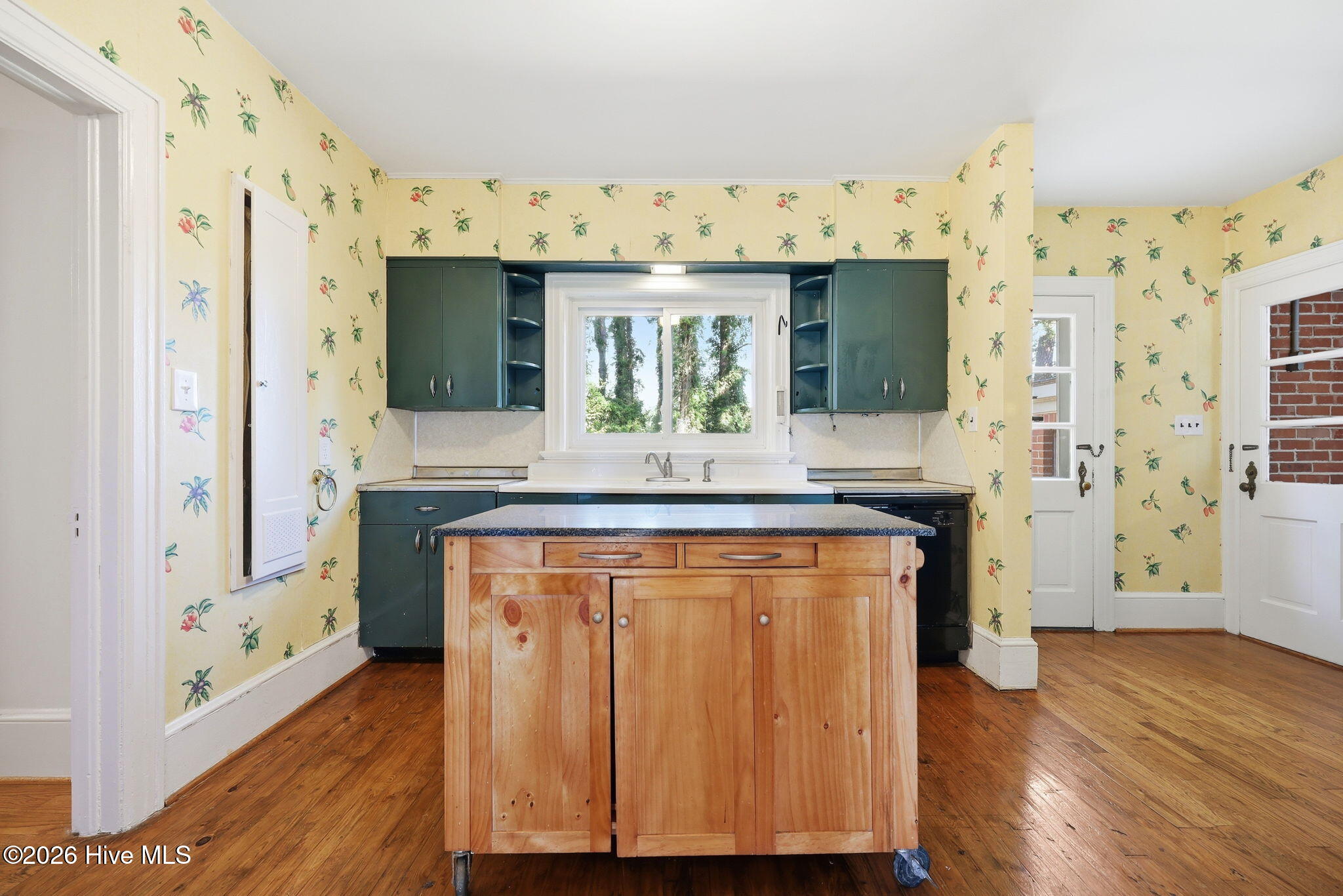 1108 Summit Avenue Property Photo 14