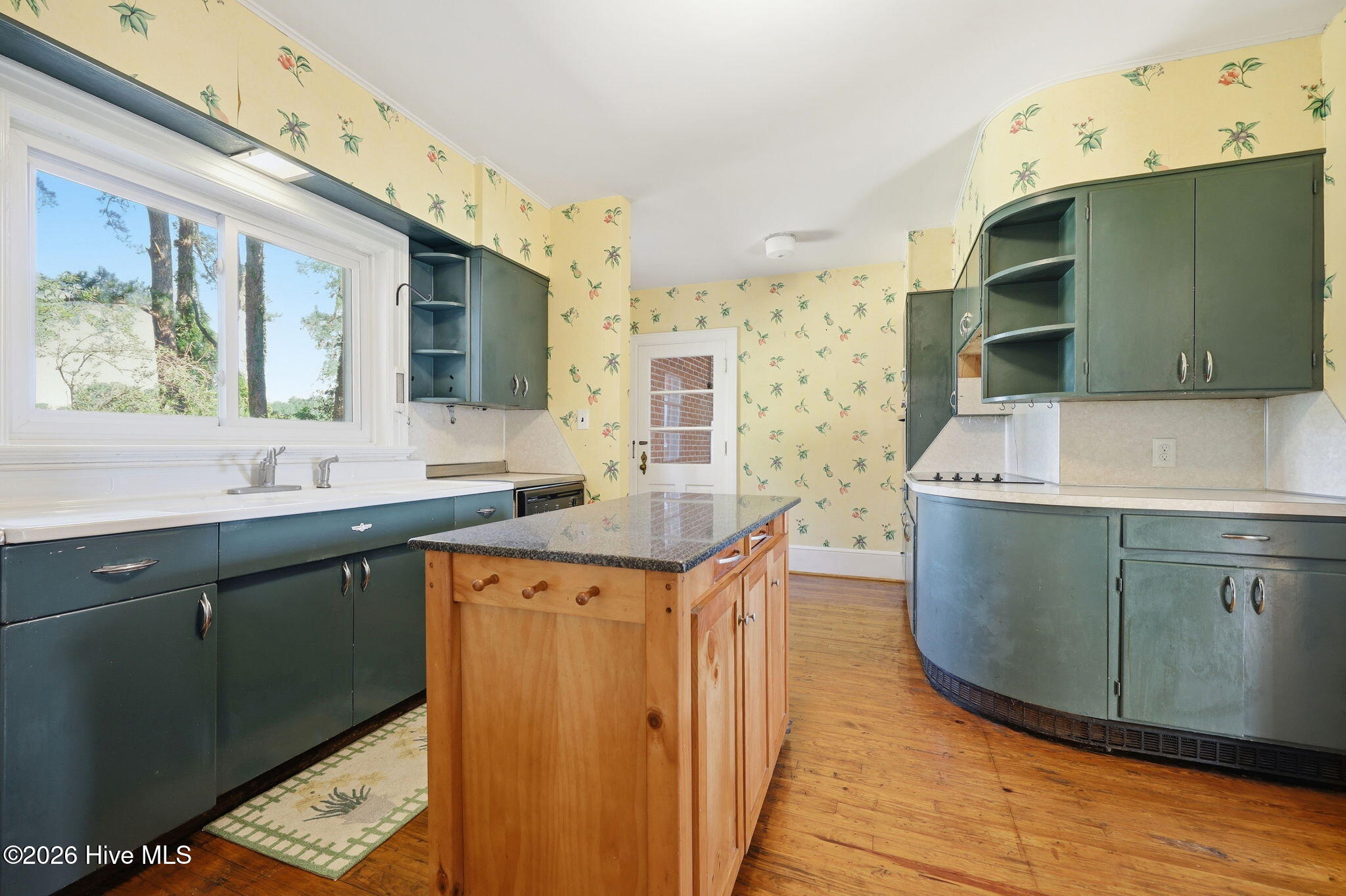 1108 Summit Avenue Property Photo 15