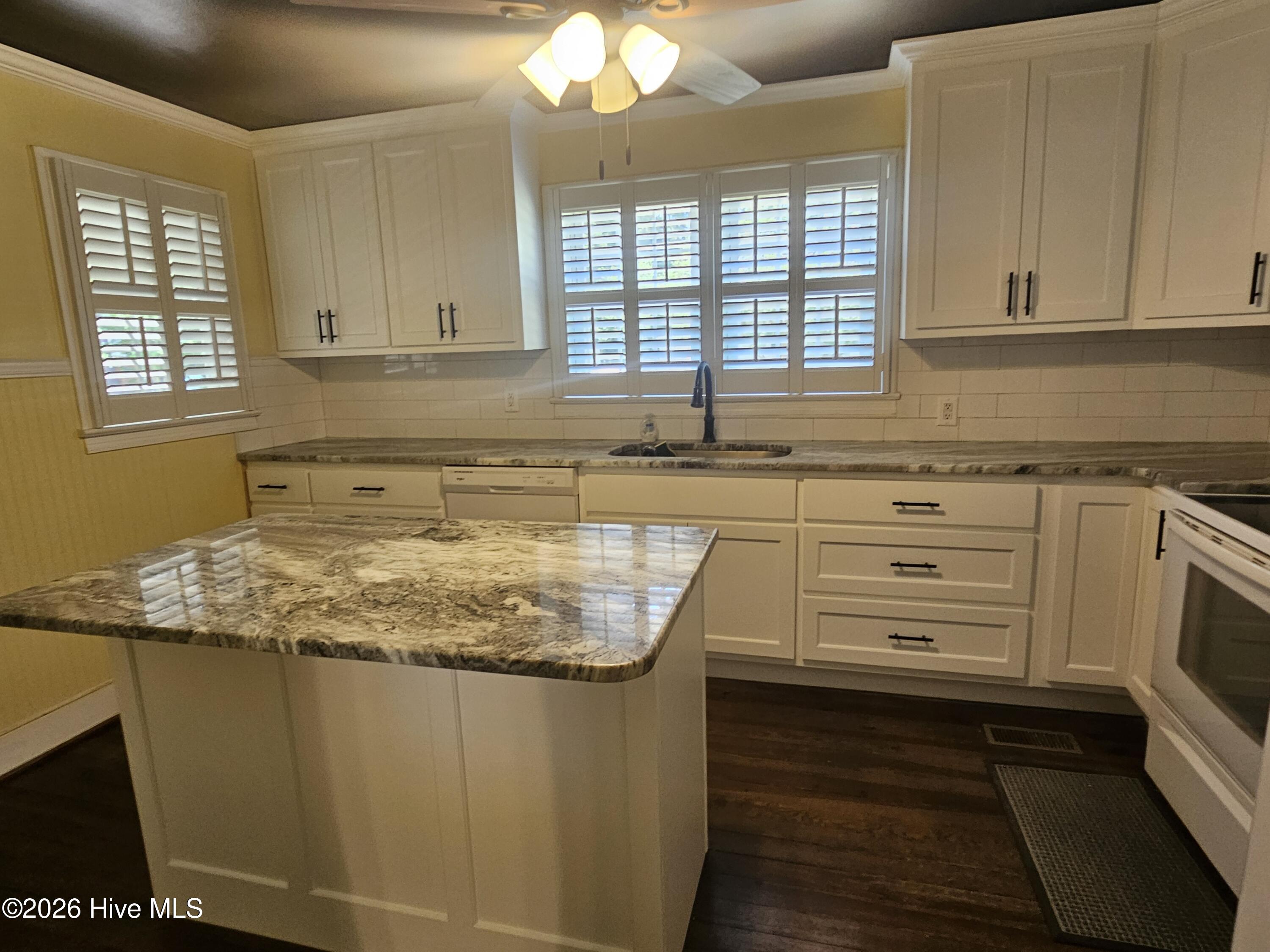 207 Stewart Avenue Property Photo 10