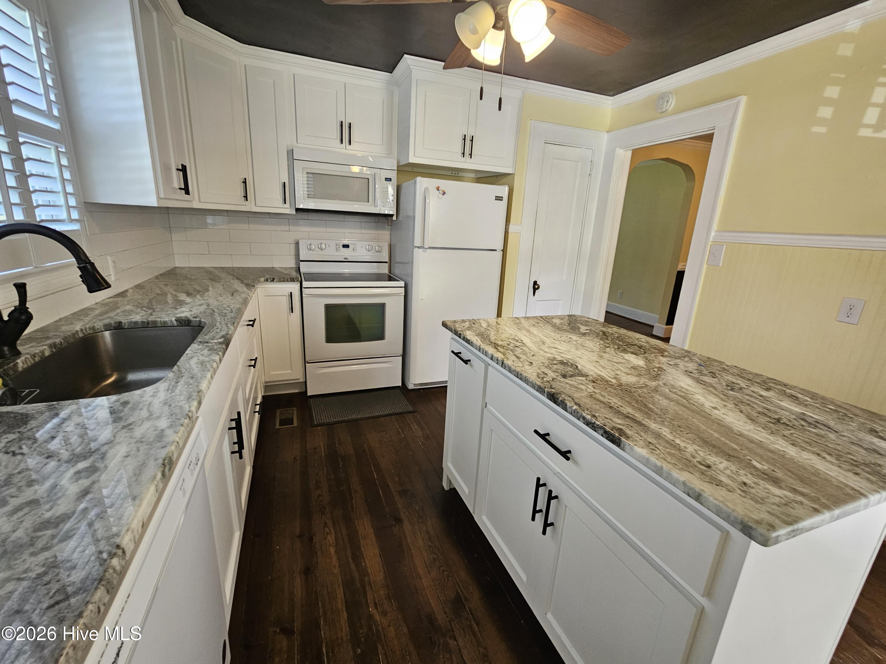 207 Stewart Avenue Property Photo 11