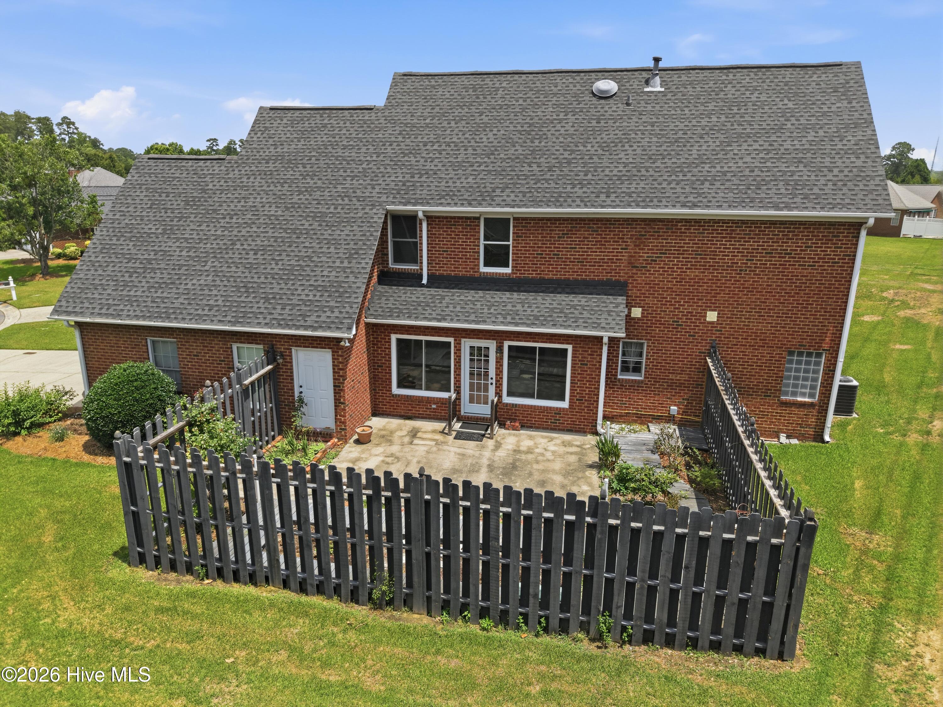 4001 Walkers Court Property Photo 17