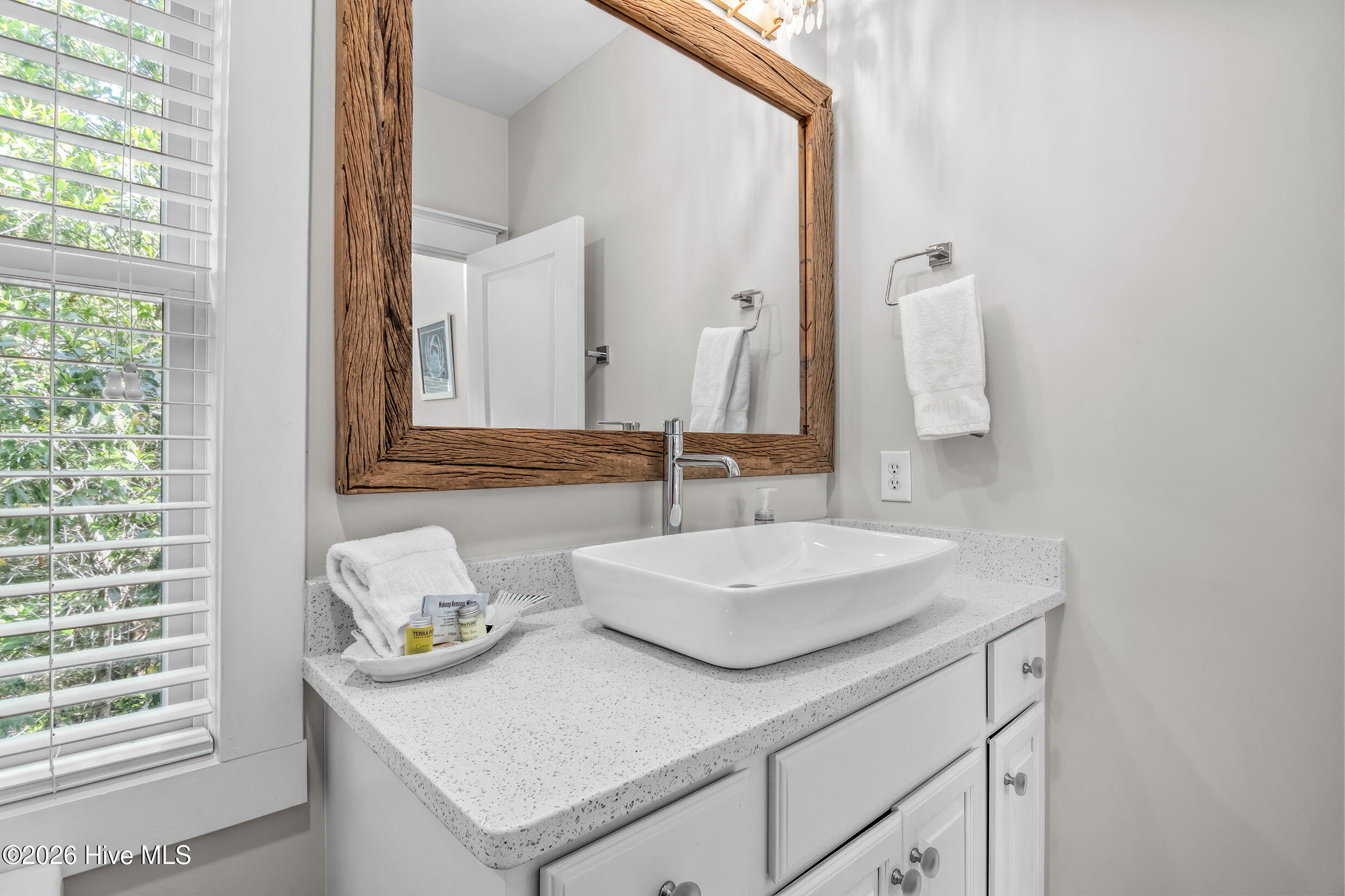 614 Ocracoke Way Property Photo 33