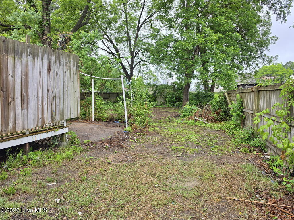 1011 E 6th Street Property Photo 4