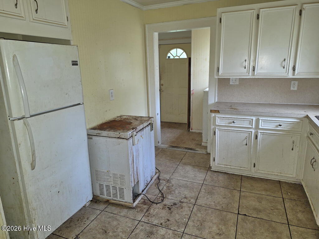 1011 E 6th Street Property Photo 8