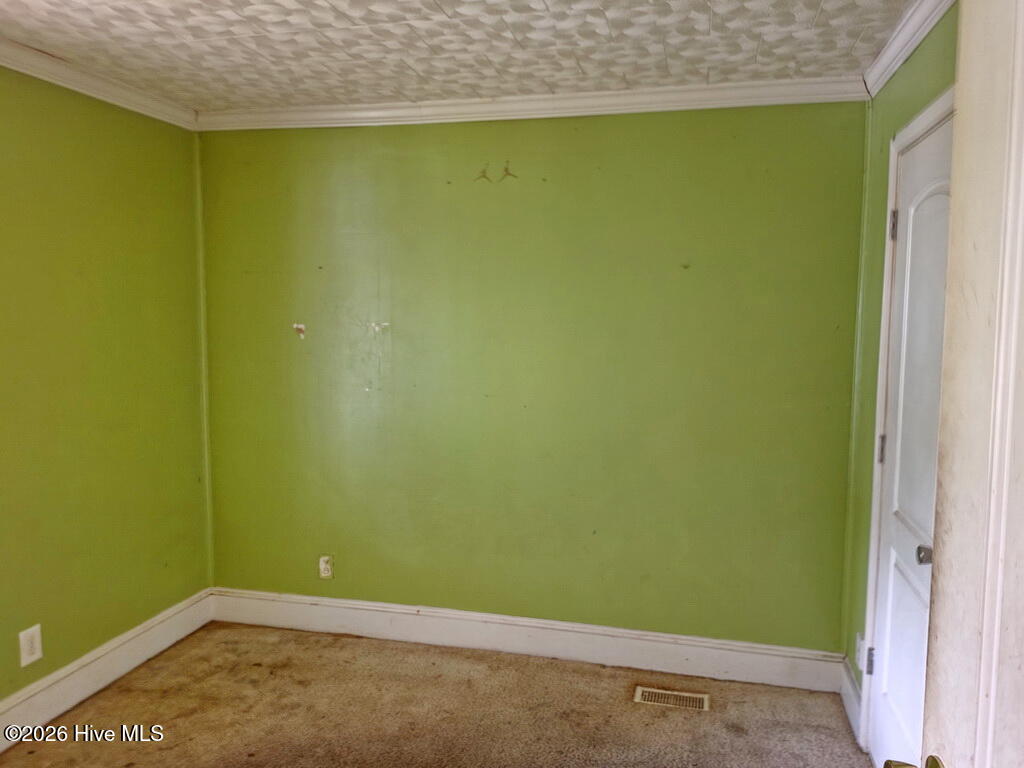 1011 E 6th Street Property Photo 10