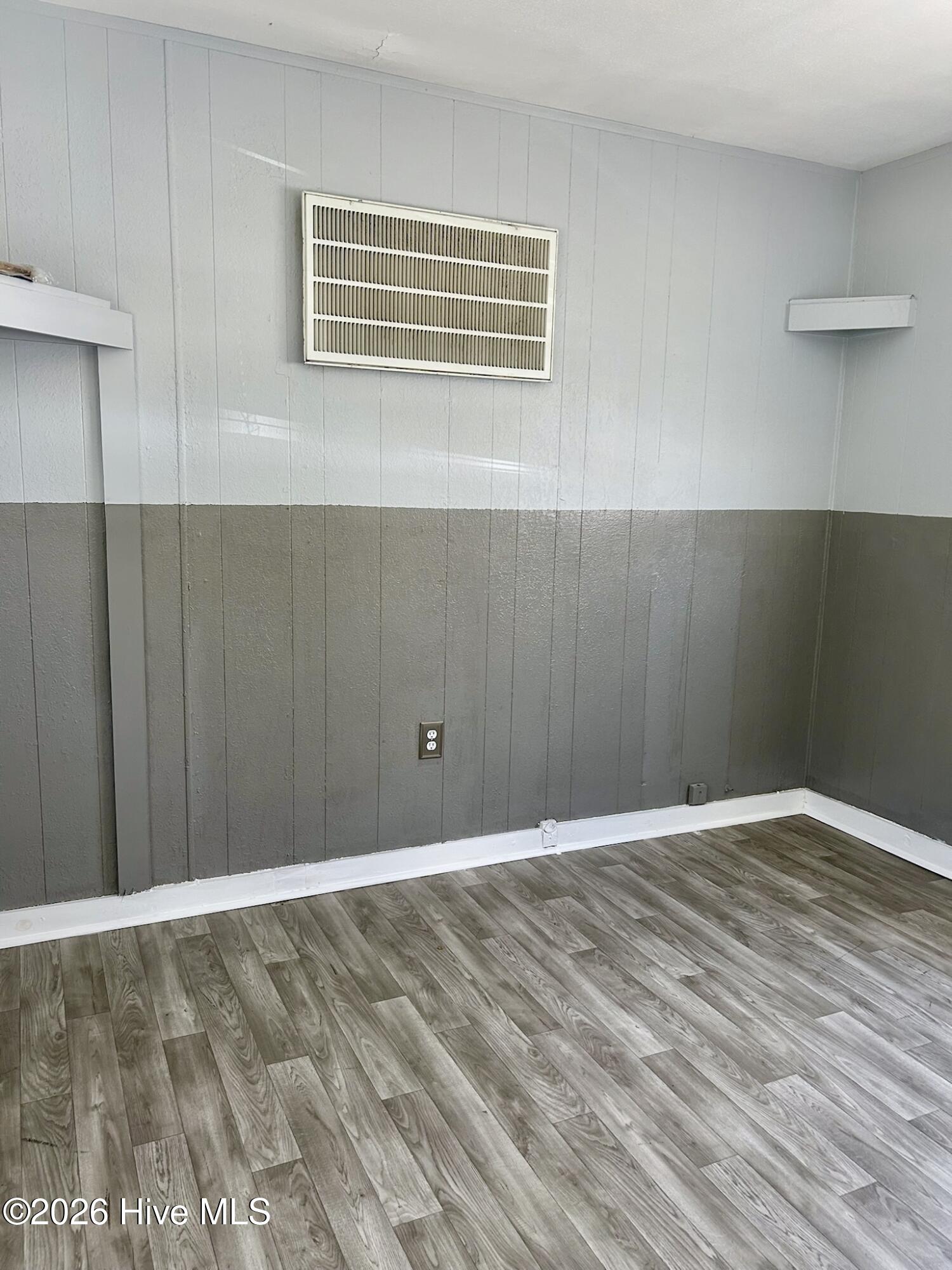 561 Airport Road Property Photo 6