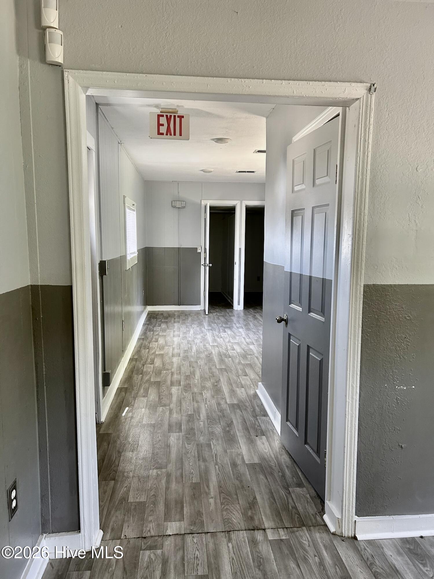 561 Airport Road Property Photo 10