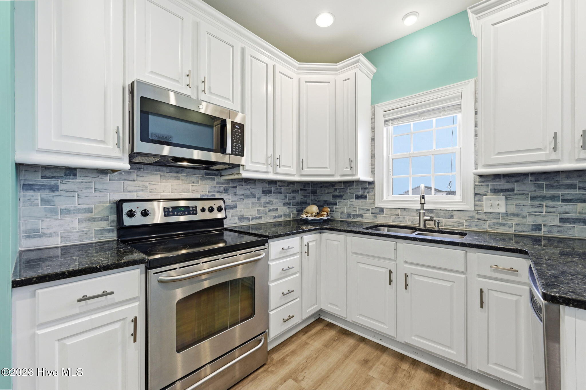 215 Summer Winds Place Property Photo 11