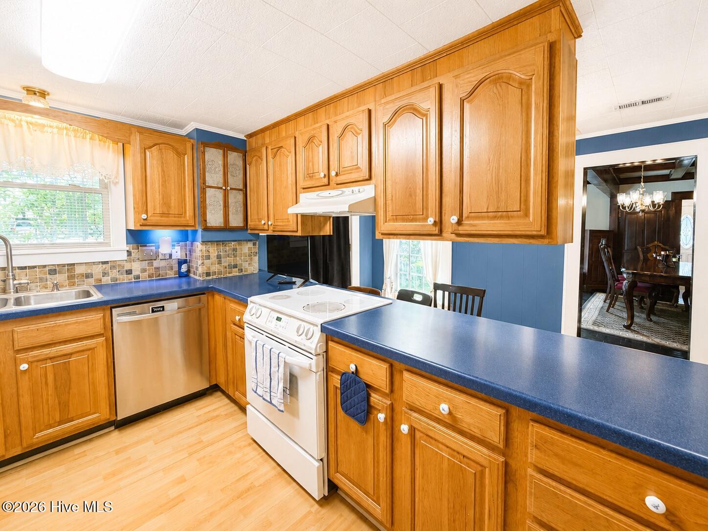 118 S Broad Street Property Photo 3