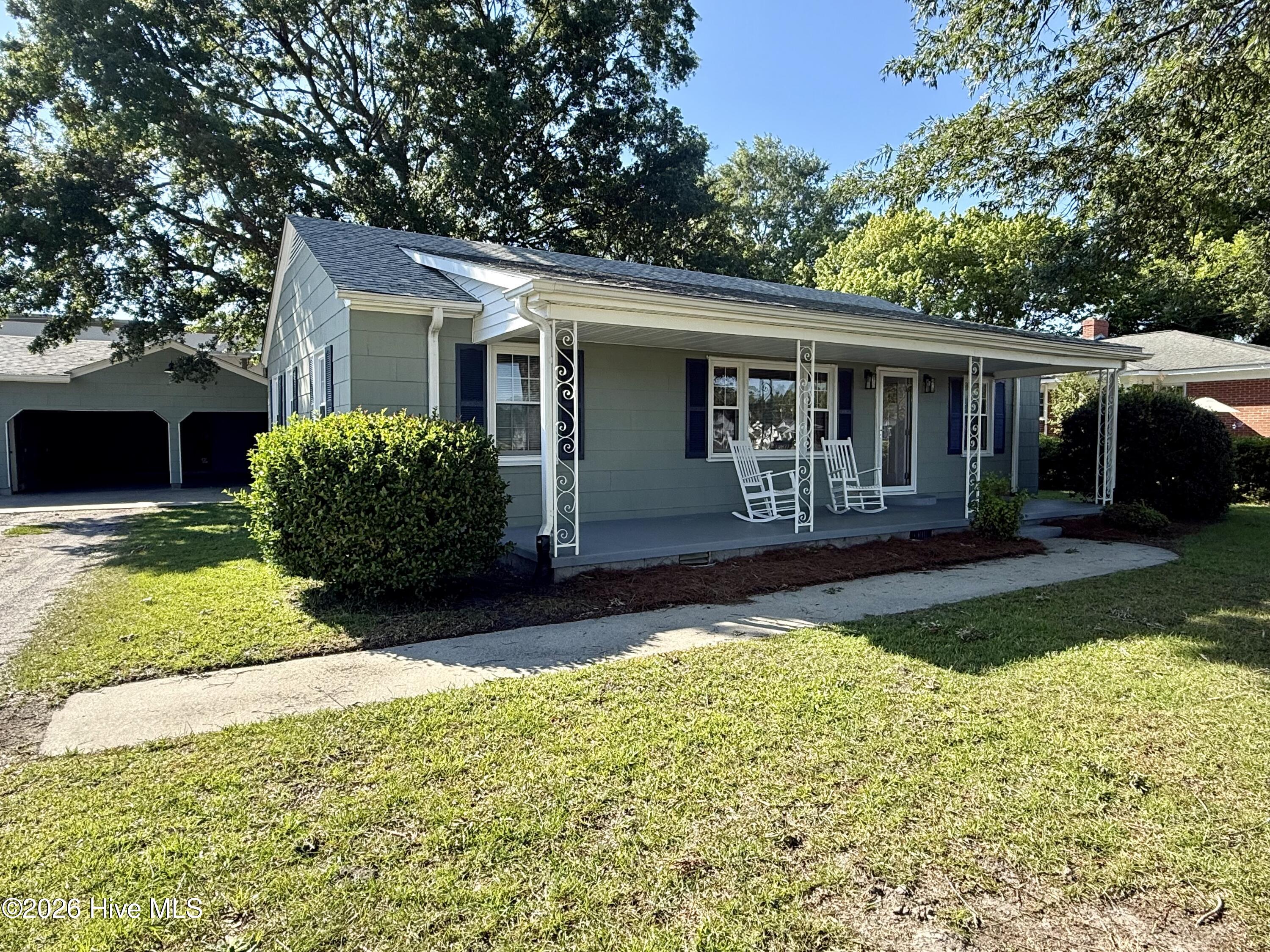 161 Walhurst Avenue Property Photo 4