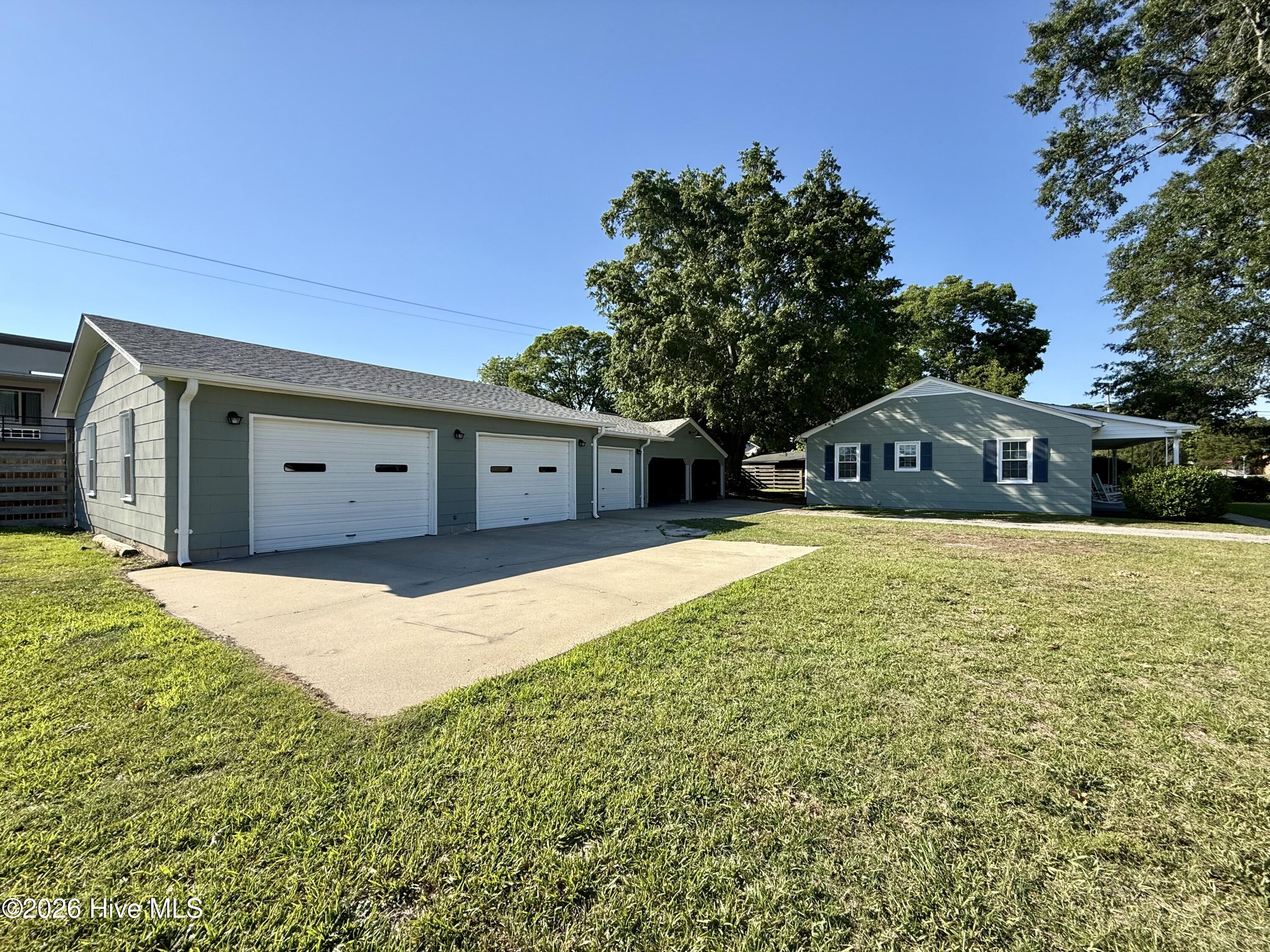 161 Walhurst Avenue Property Photo 14