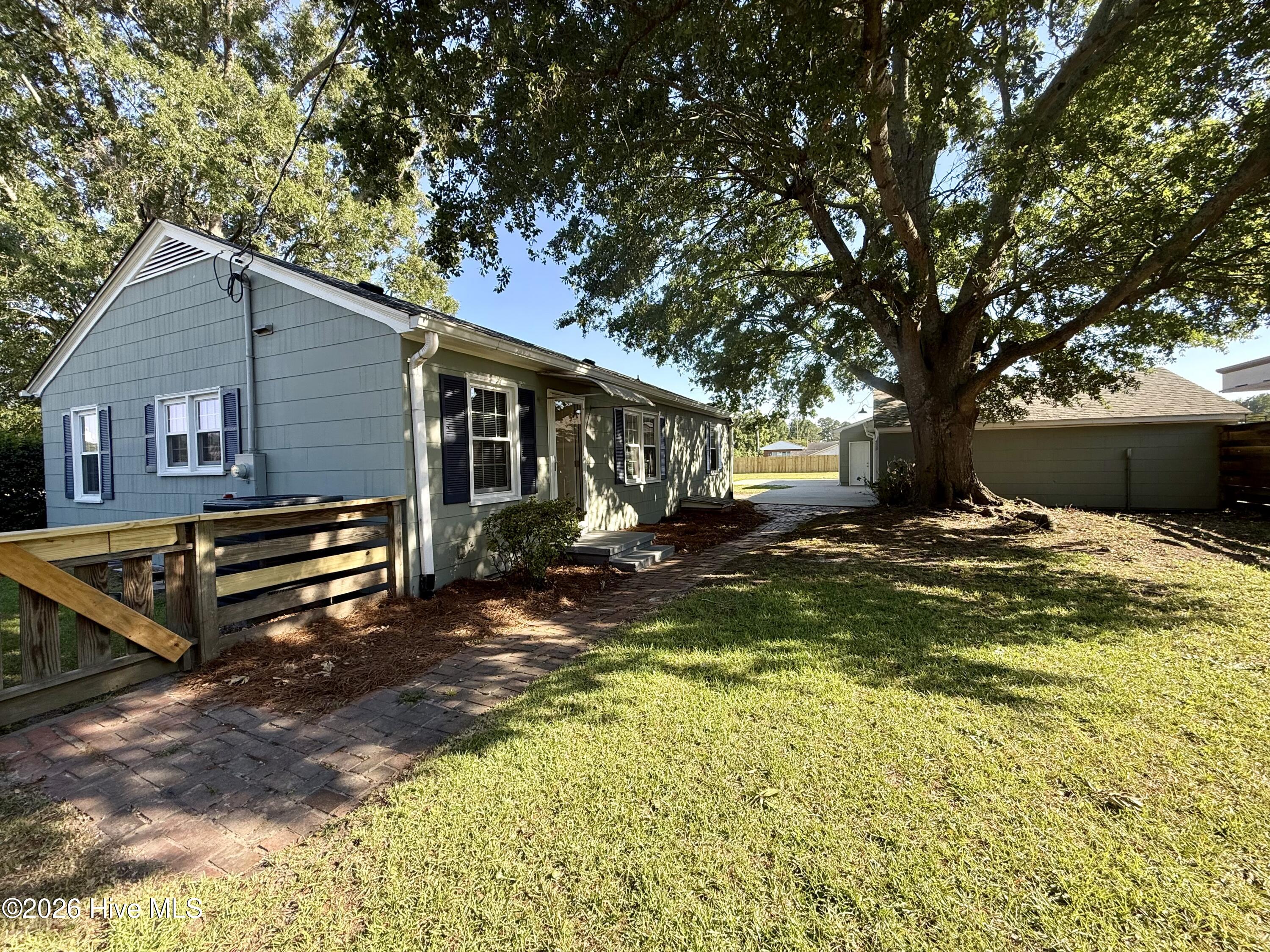 161 Walhurst Avenue Property Photo 17