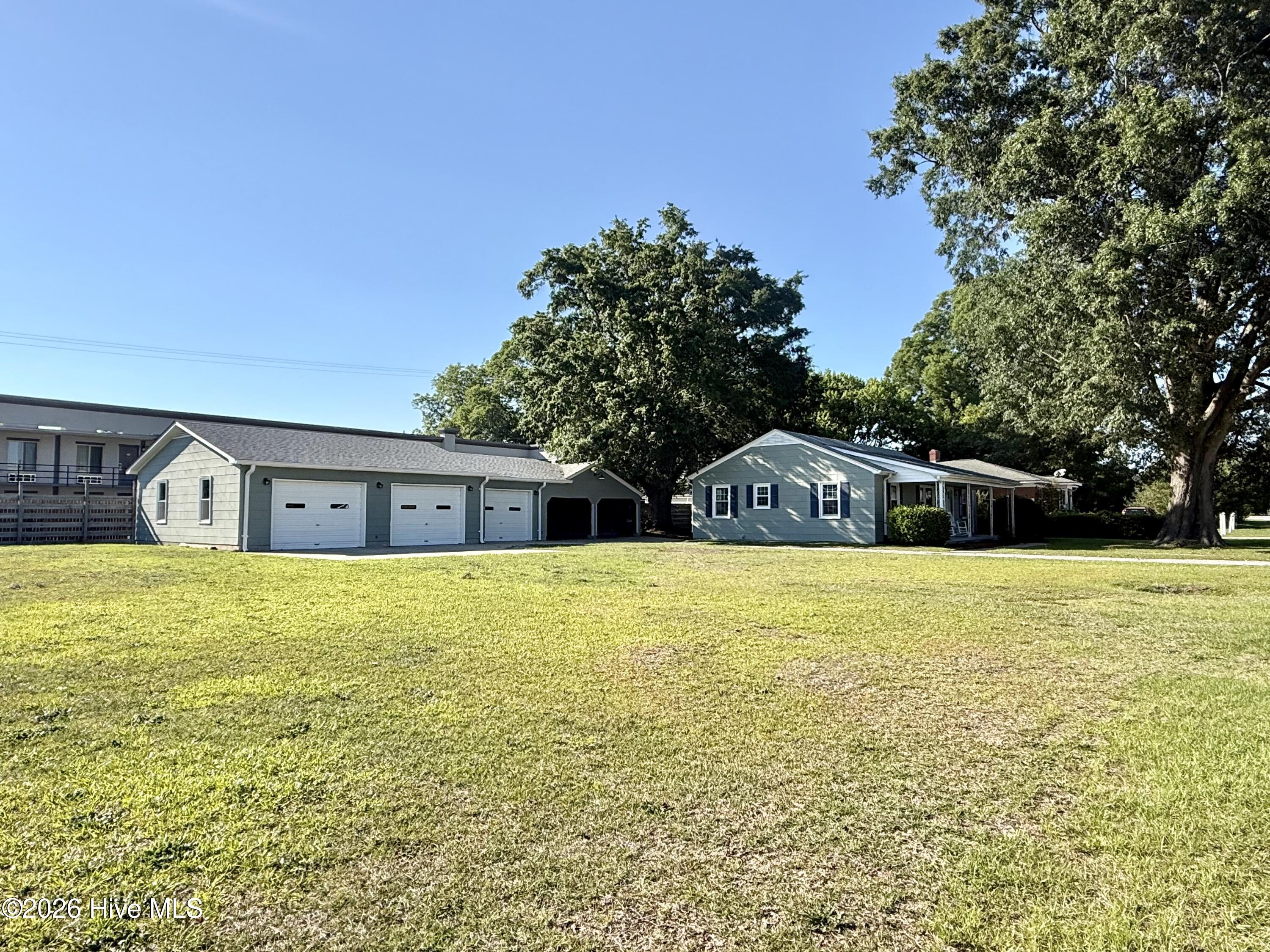 161 Walhurst Avenue Property Photo 18