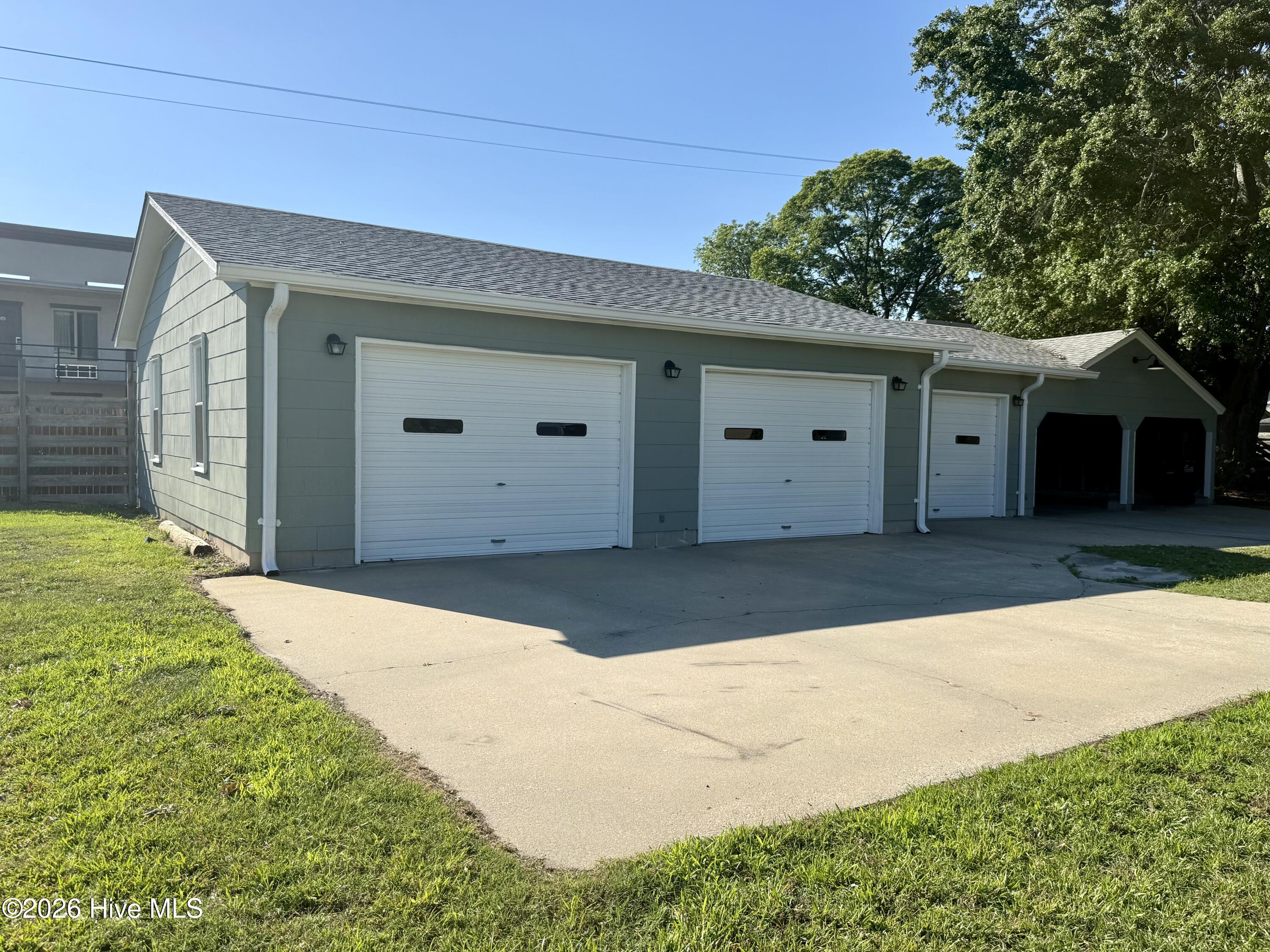 161 Walhurst Avenue Property Photo 22