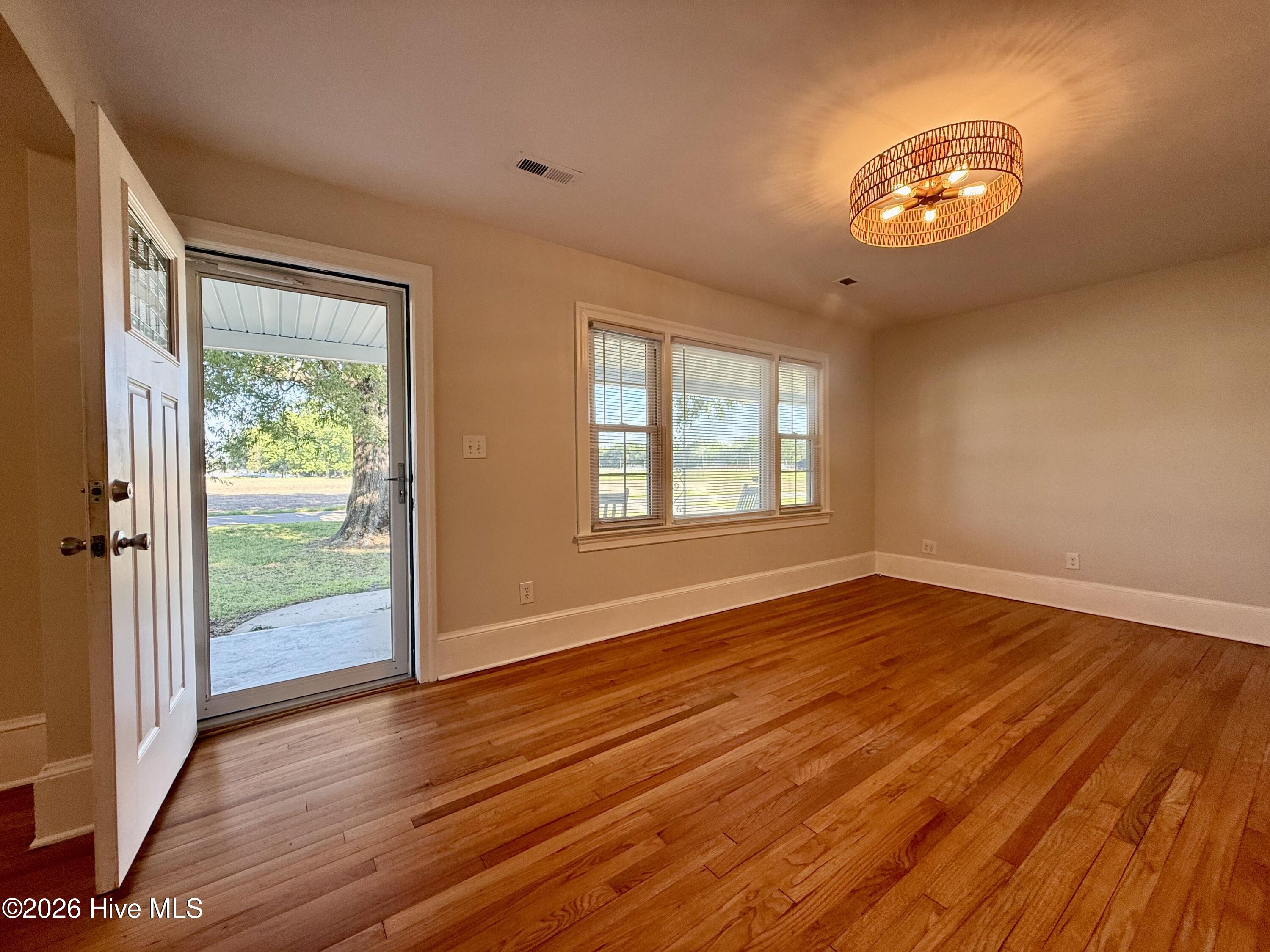 161 Walhurst Avenue Property Photo 29