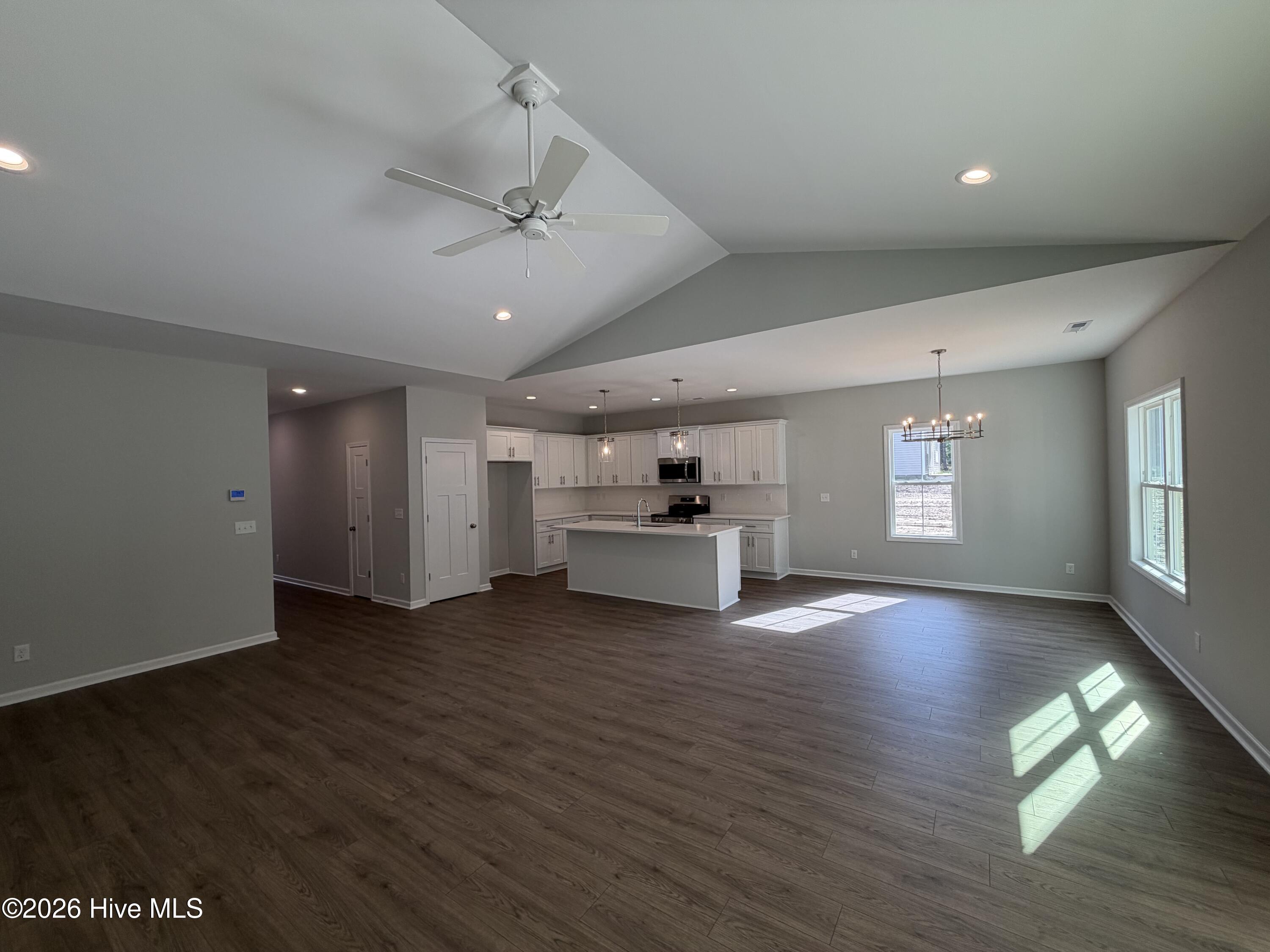41 Peach Court Property Photo 6