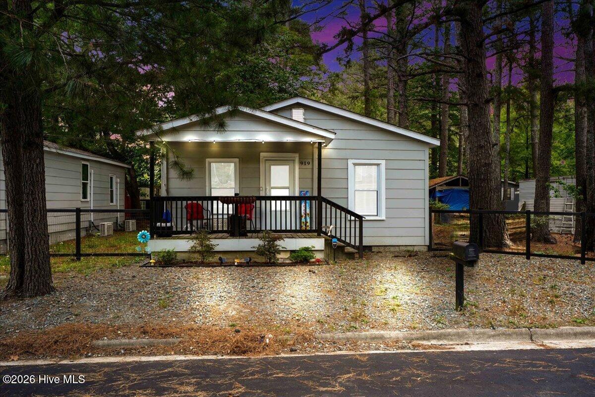 919 West Street Property Photo 2