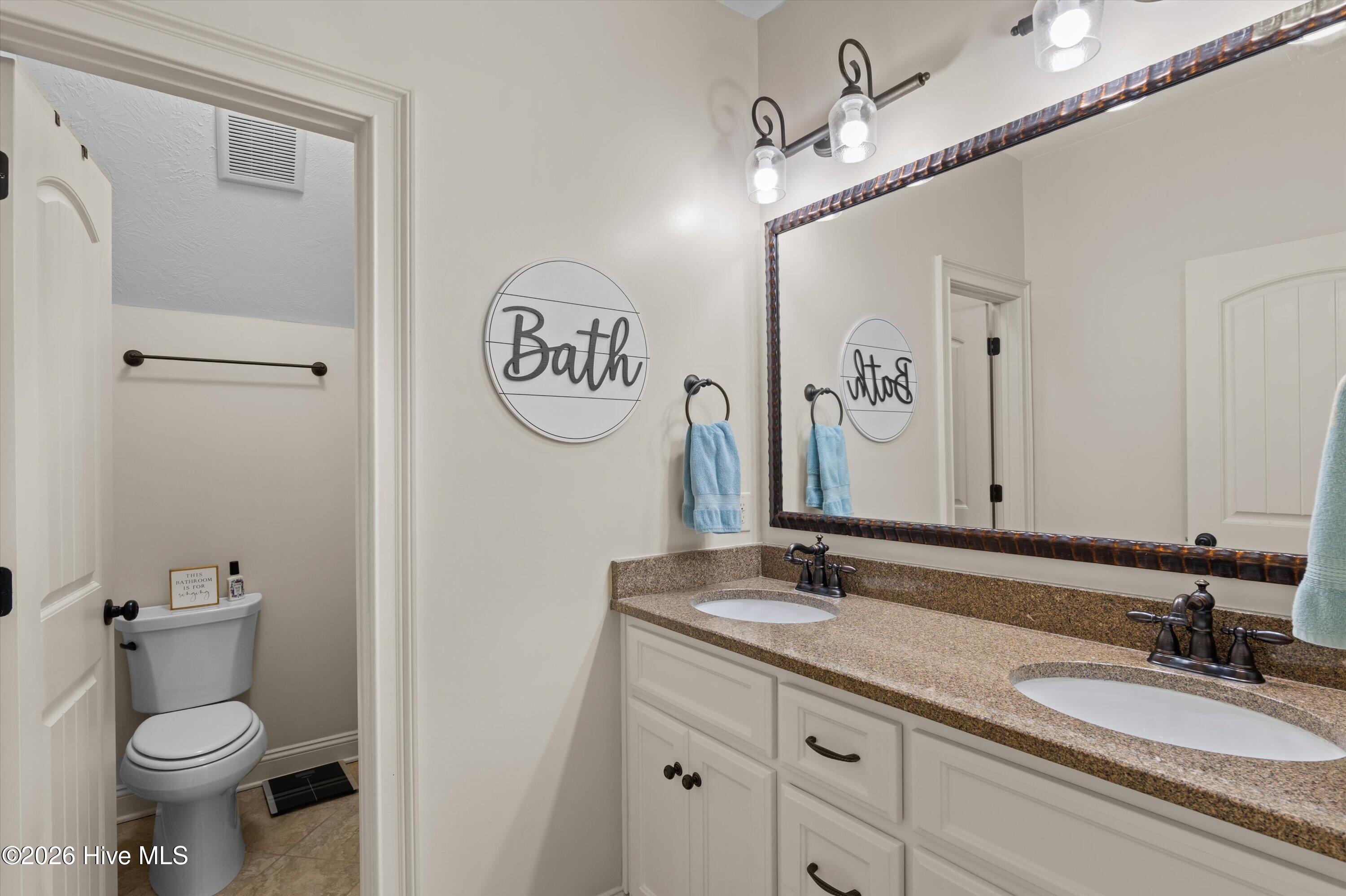 717 Bishops Circle Property Photo 33