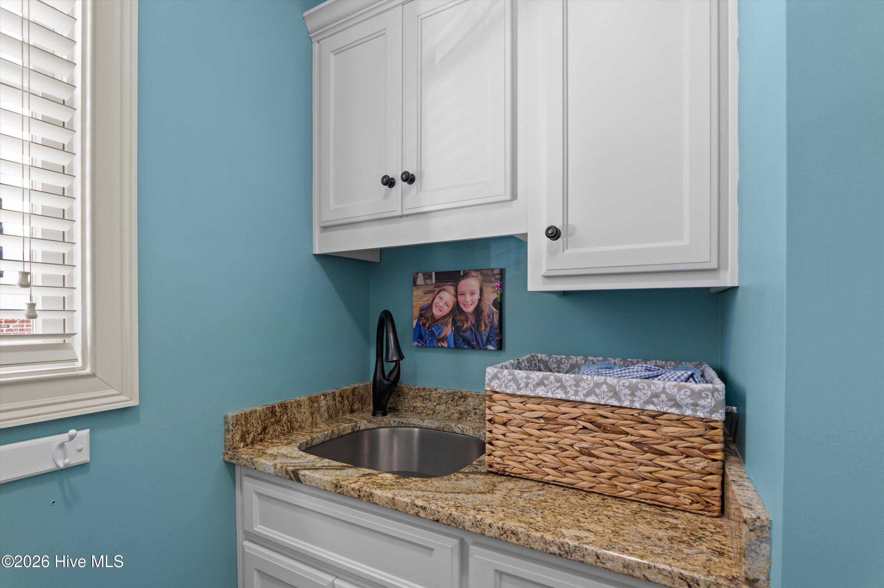 717 Bishops Circle Property Photo 47