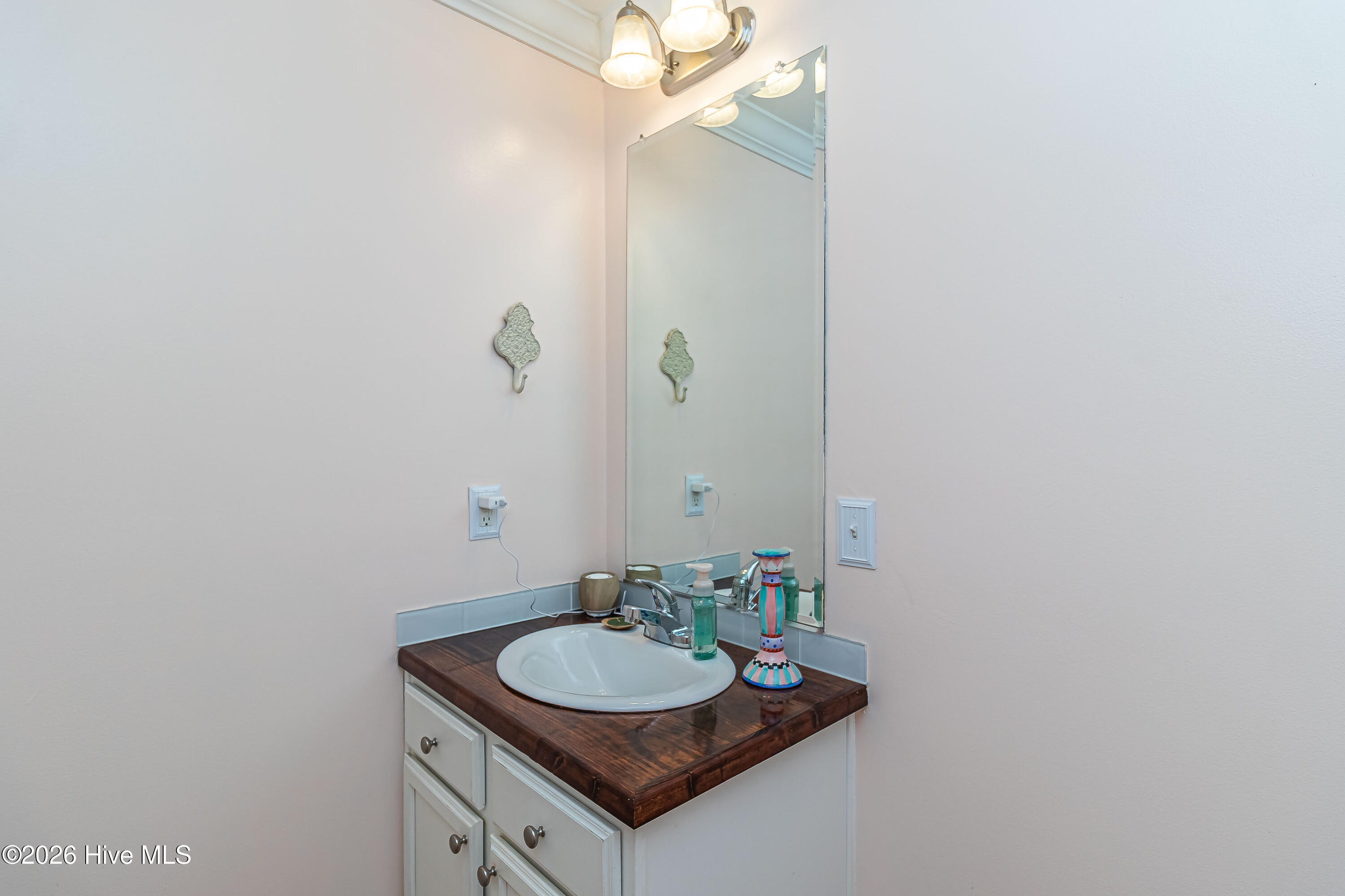 6868 Glover Road Property Photo 13