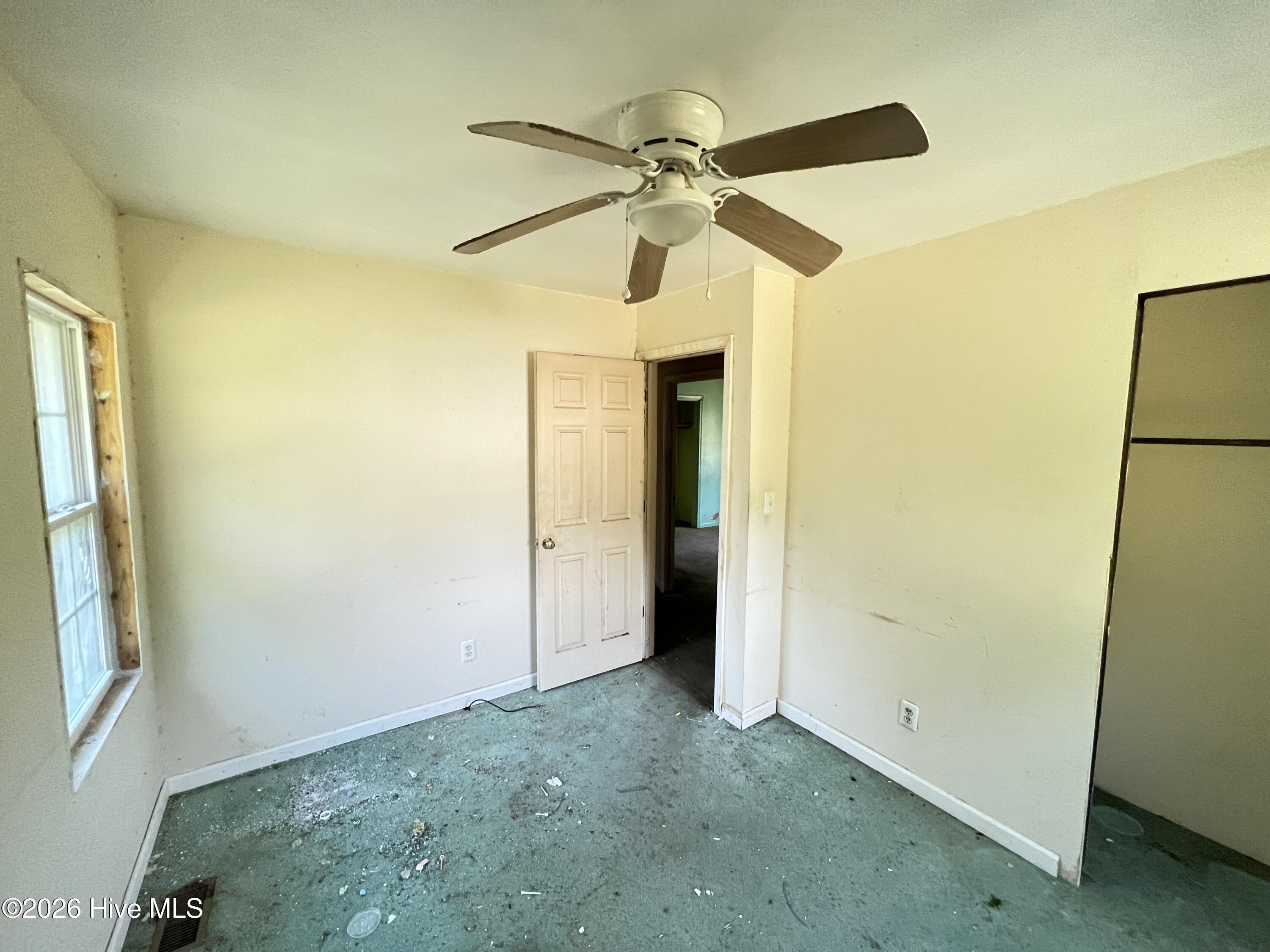 121 Forest Place Property Photo 3