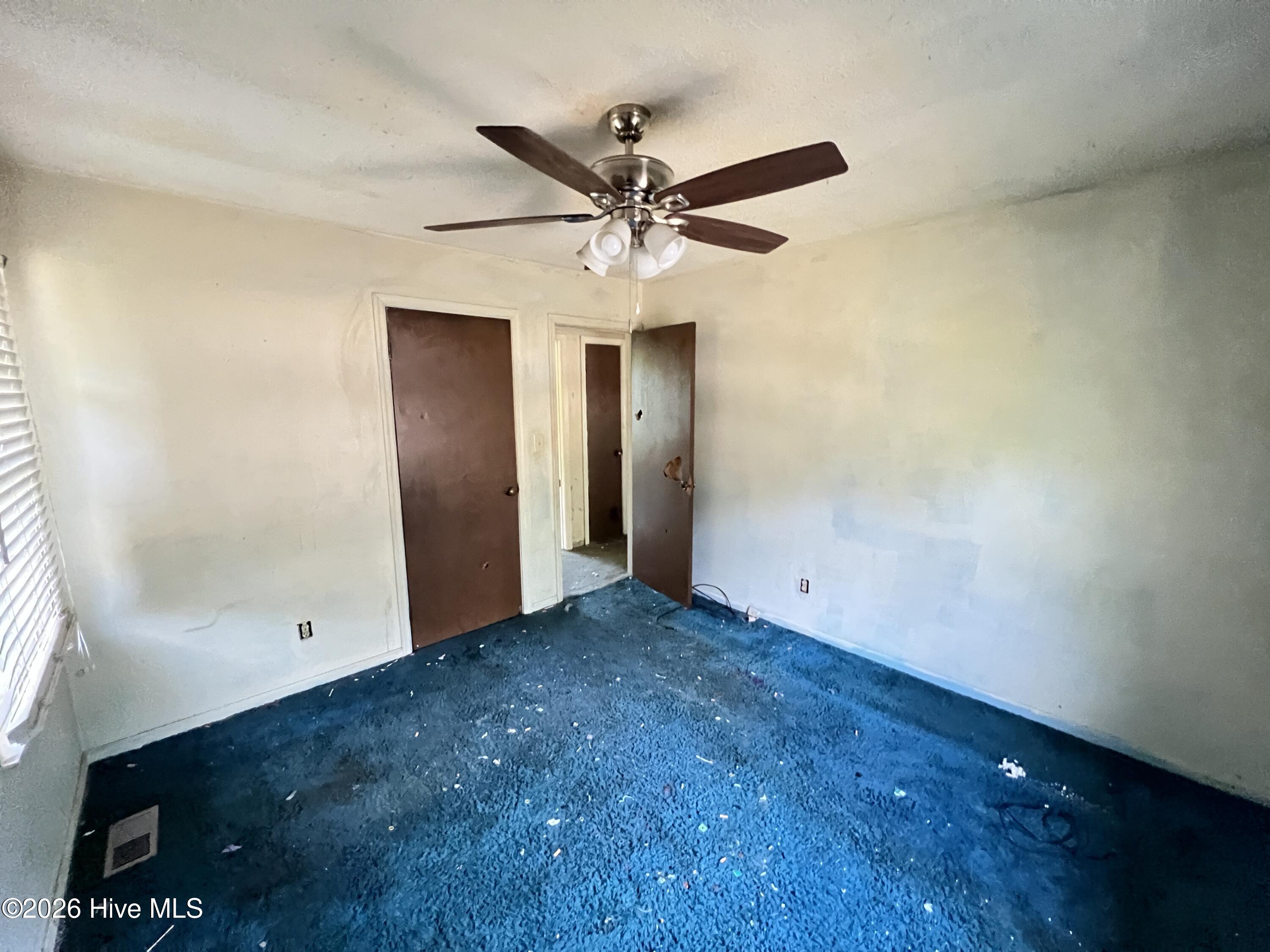 121 Forest Place Property Photo 5