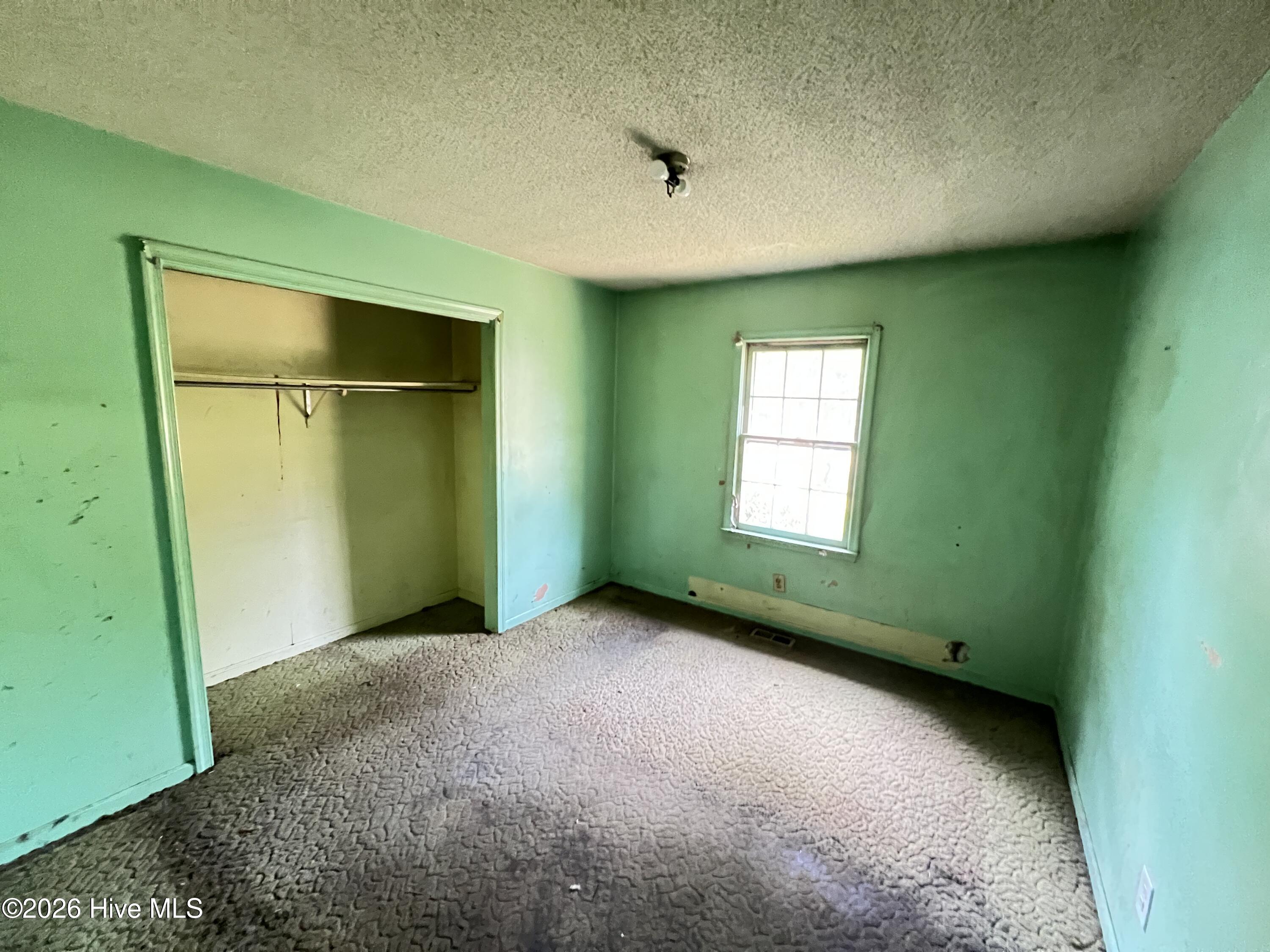121 Forest Place Property Photo 6