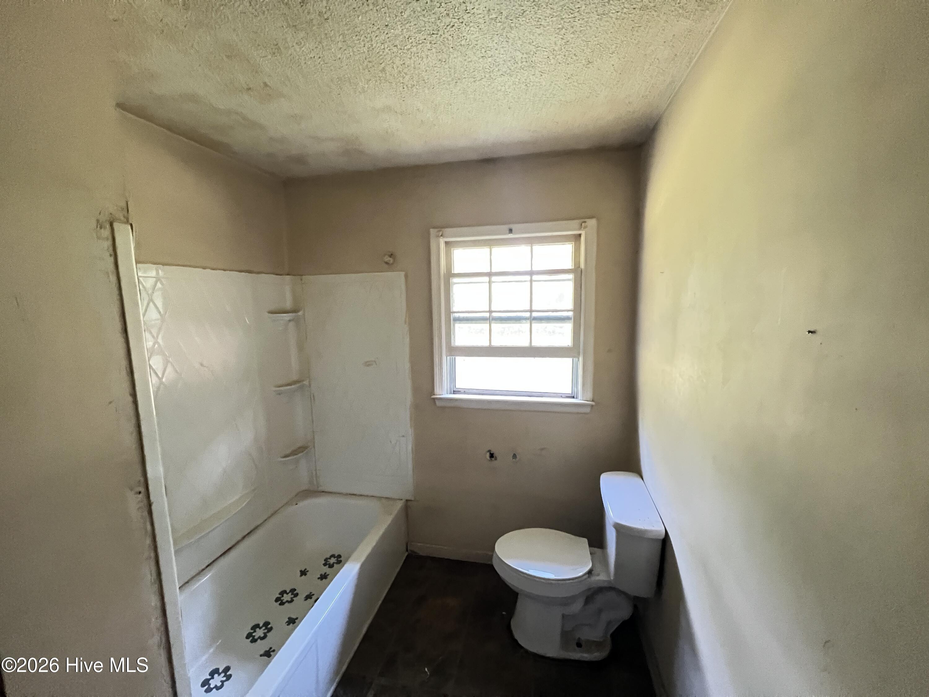 121 Forest Place Property Photo 7