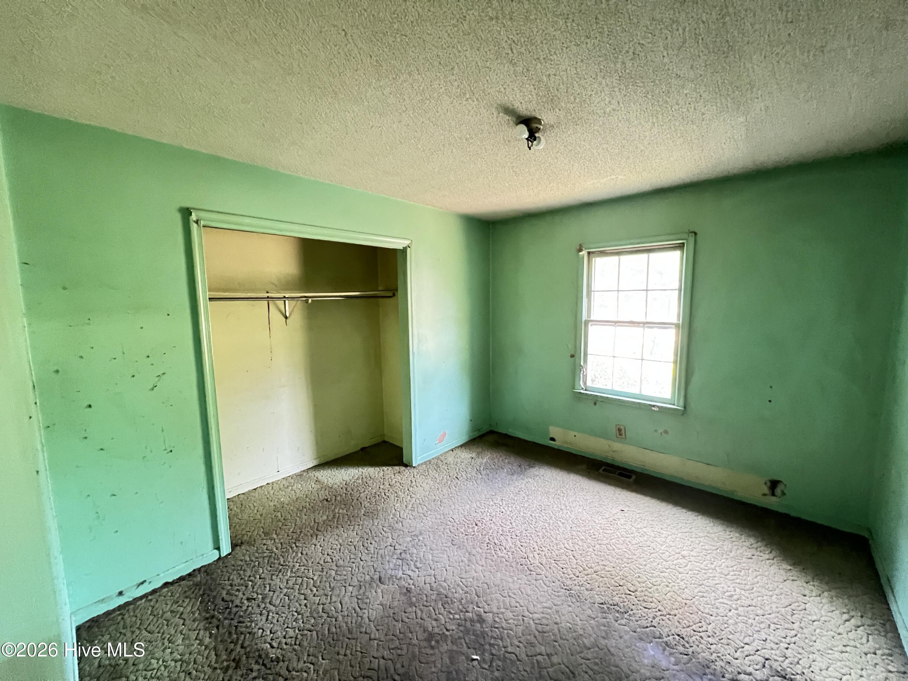 121 Forest Place Property Photo 8