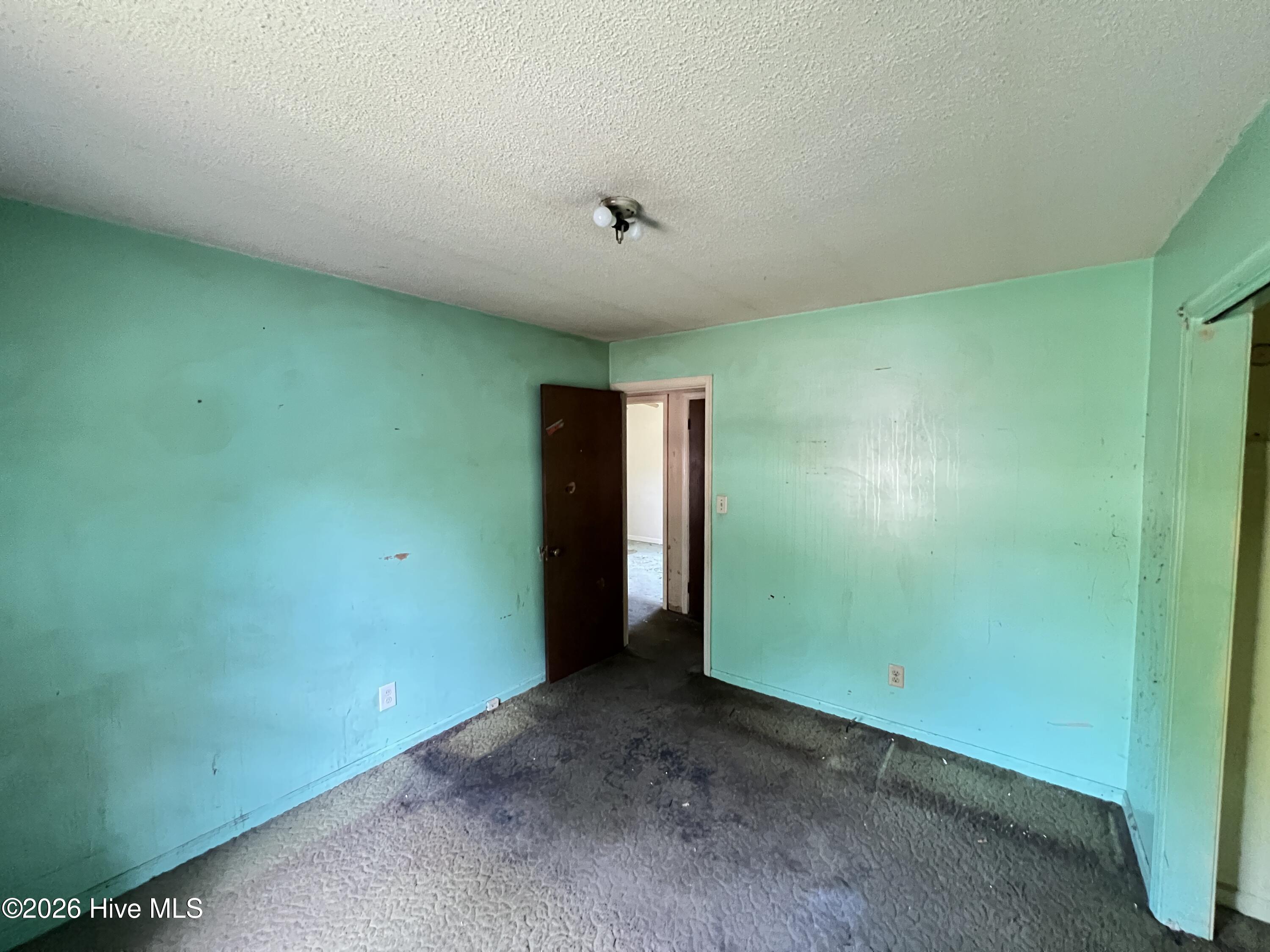121 Forest Place Property Photo 9