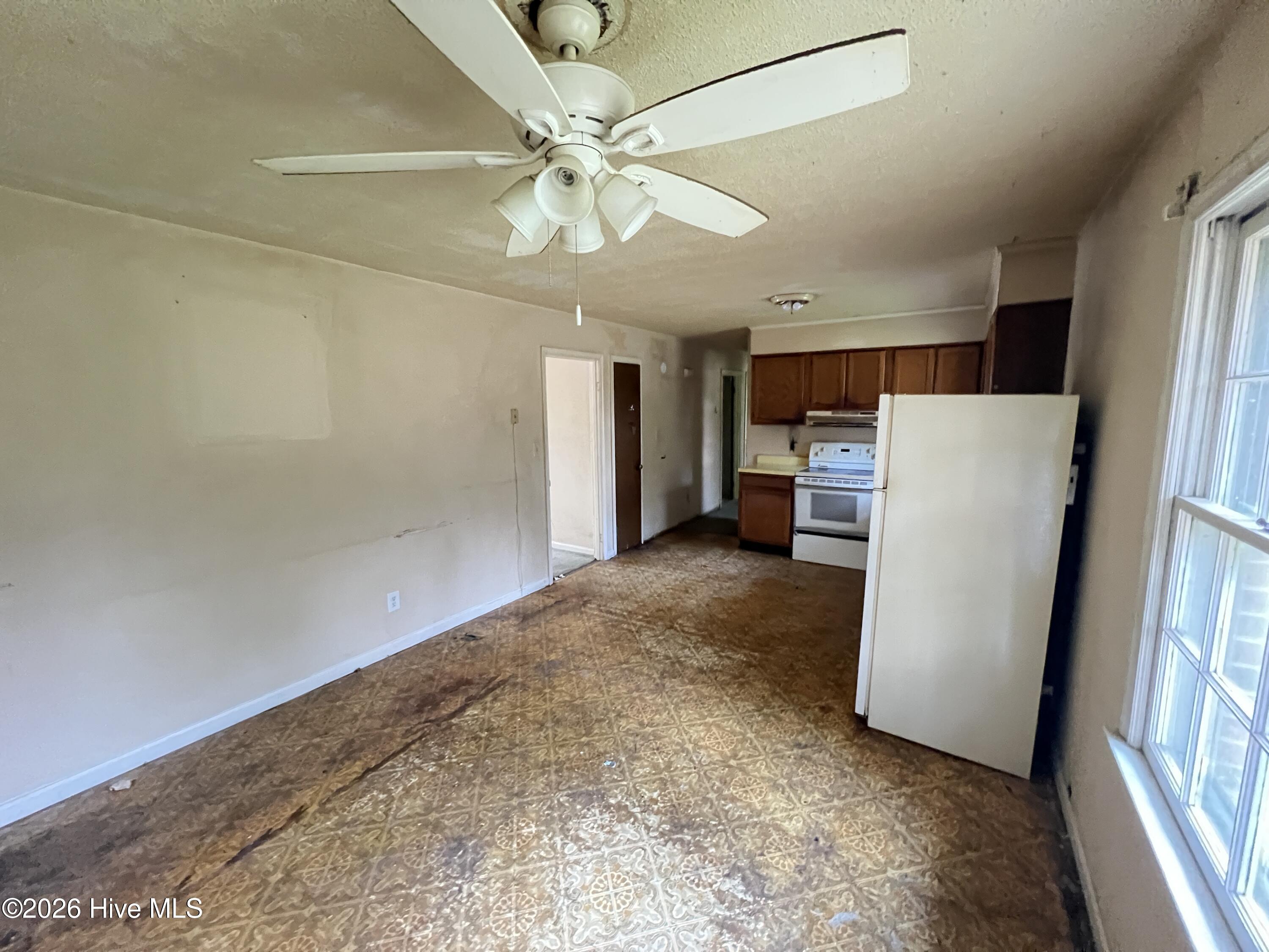 121 Forest Place Property Photo 11