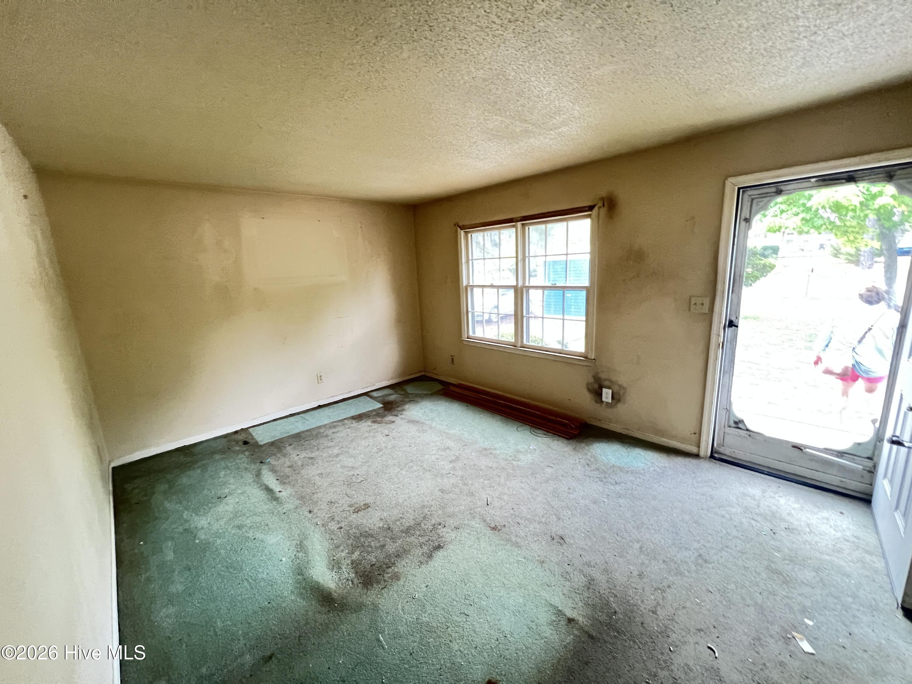 121 Forest Place Property Photo 12