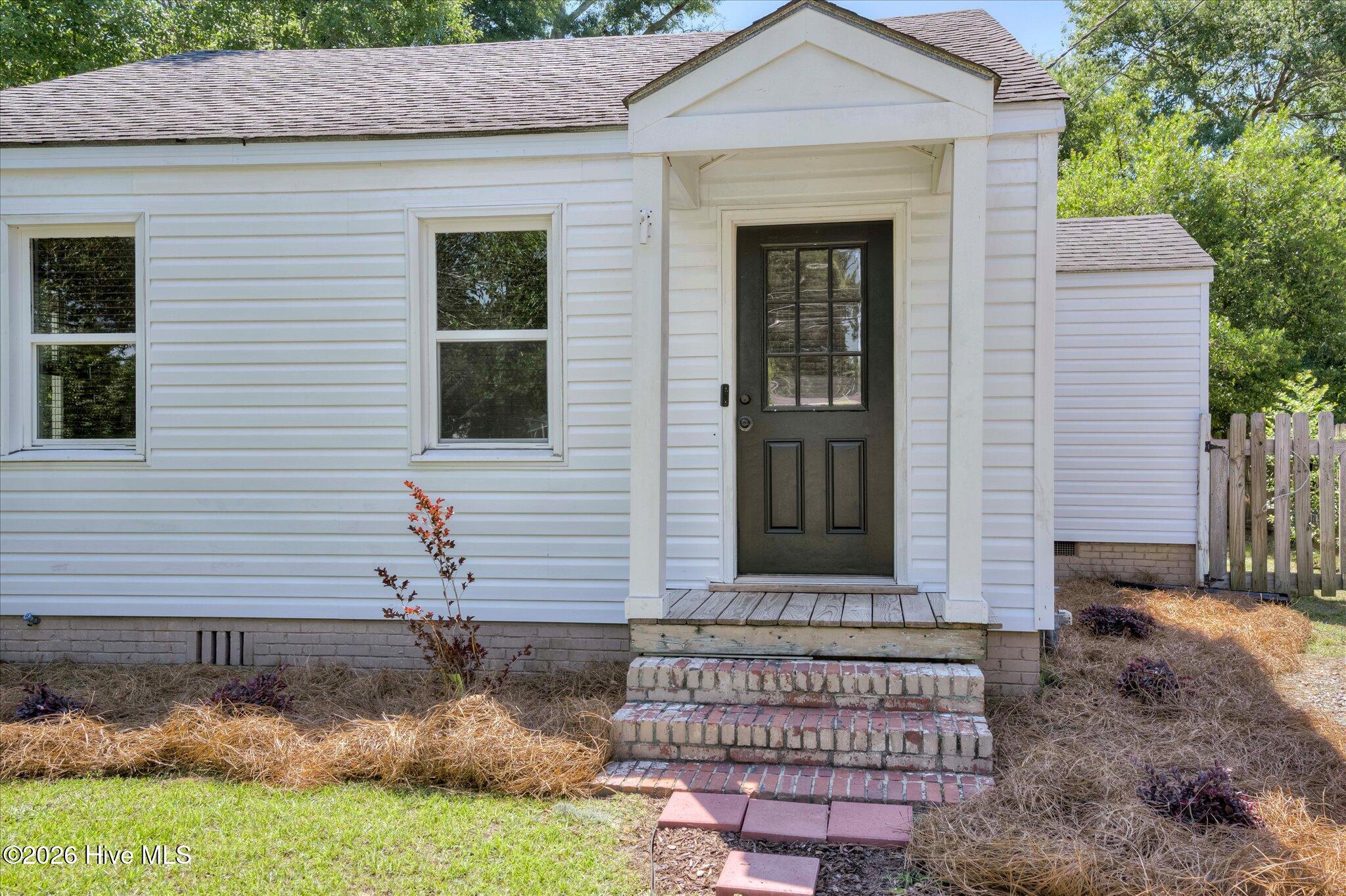 1834 Pennsylvania Avenue Property Photo 3