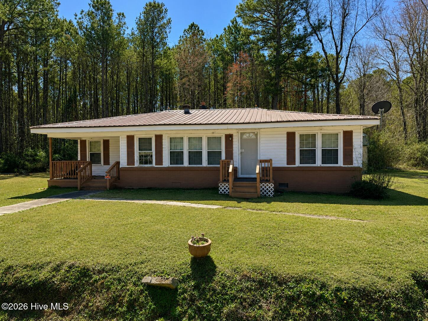 8061 Piney Woods Road Property Photo 1