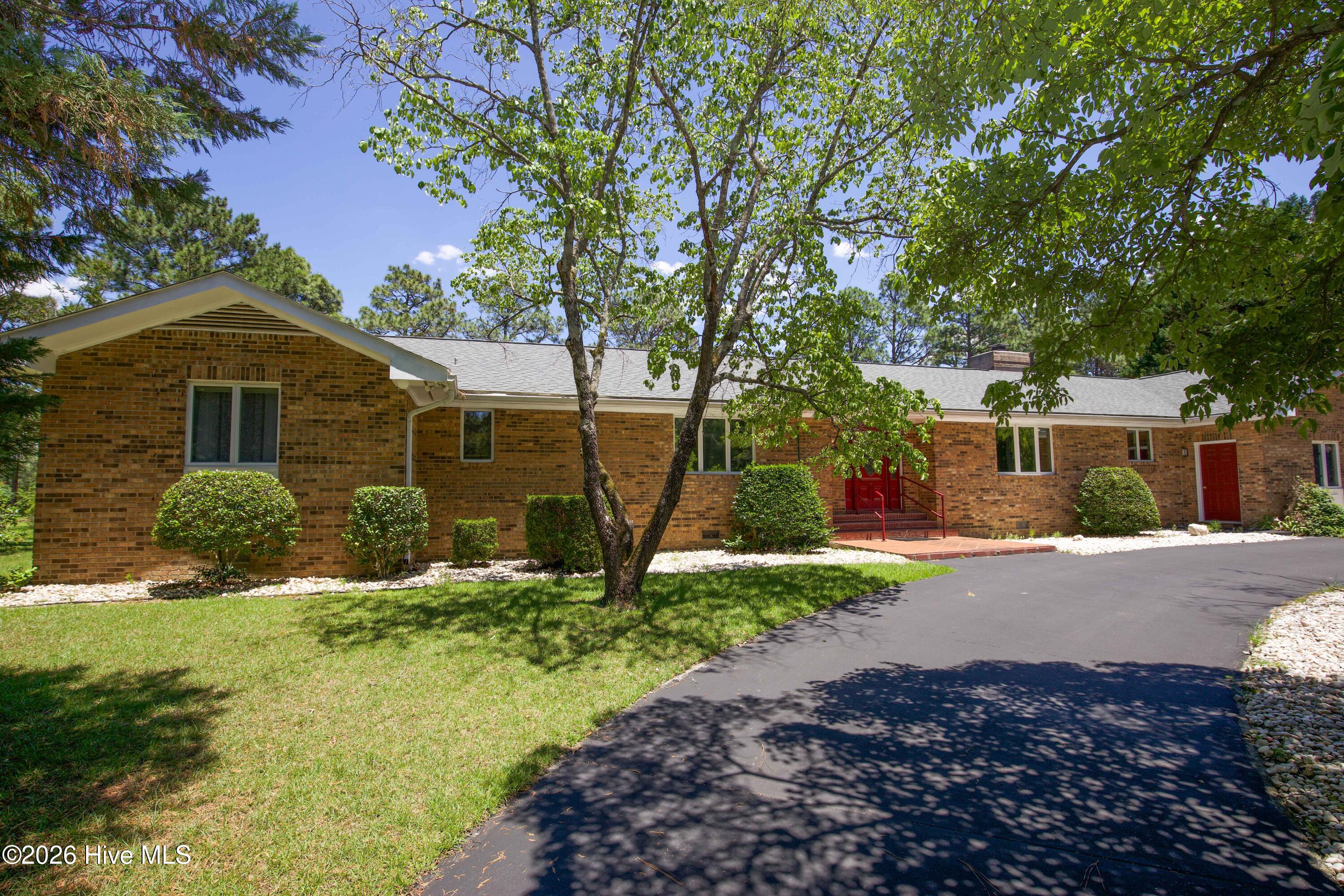 6 Pine Tree Terrace Property Photo 1