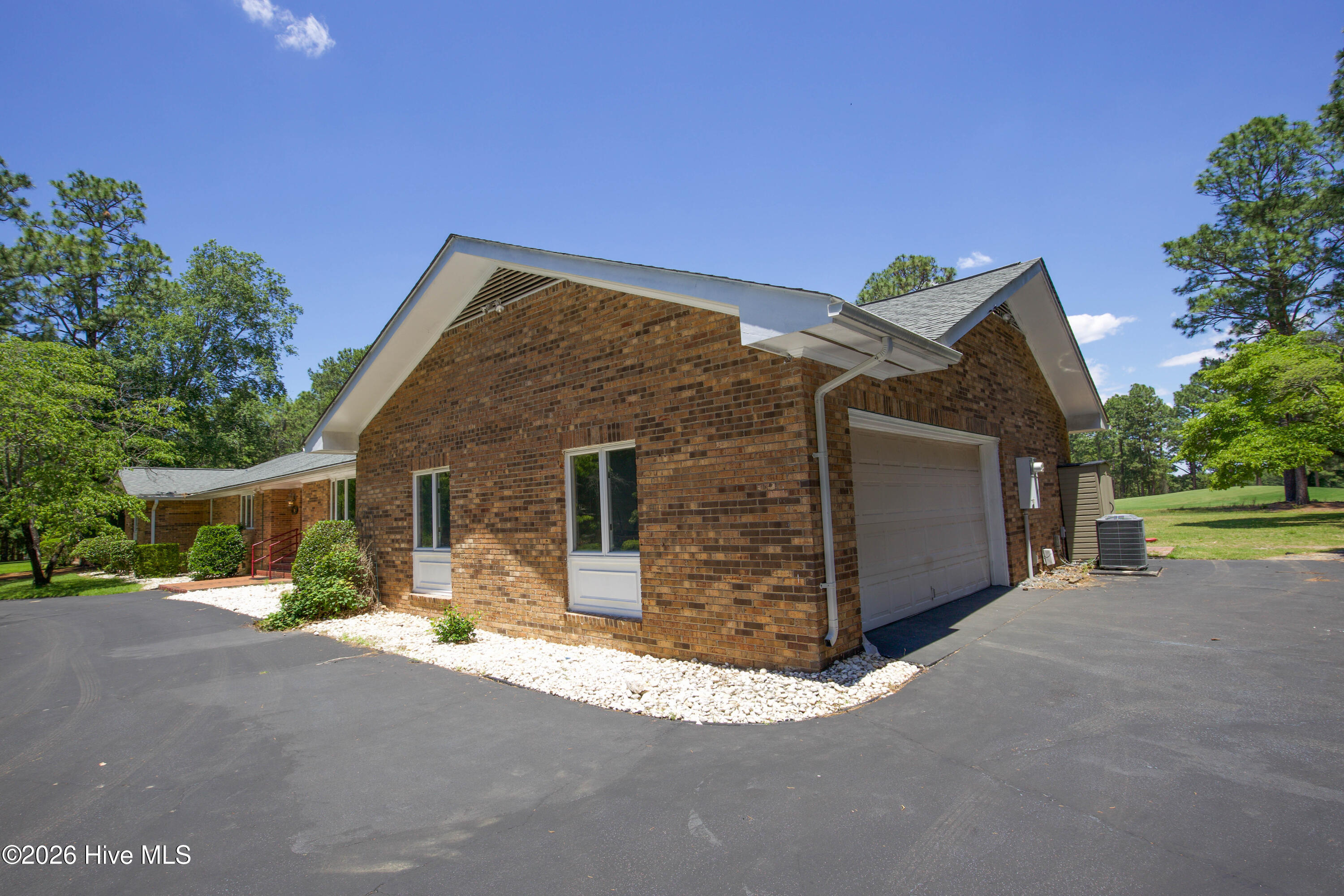 6 Pine Tree Terrace Property Photo 6