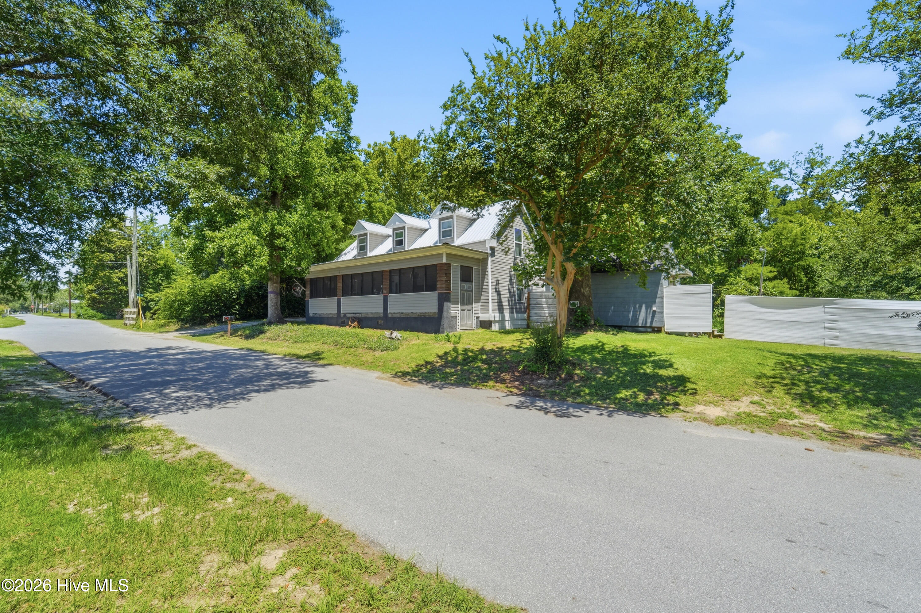 105 E Trent Street Property Photo 6