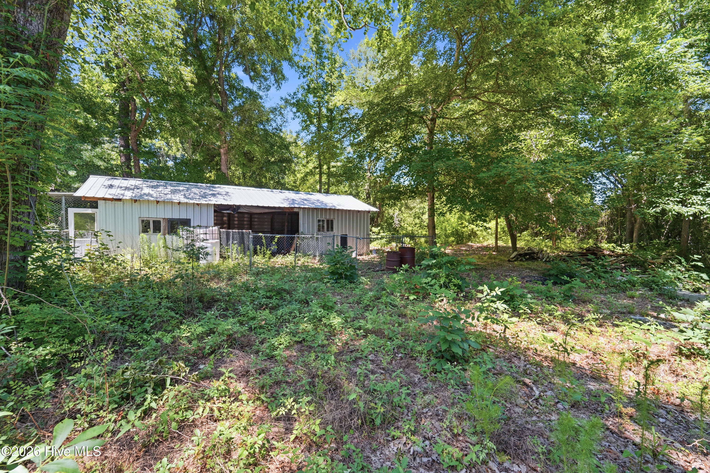 107 Highway 41 E Property Photo 2