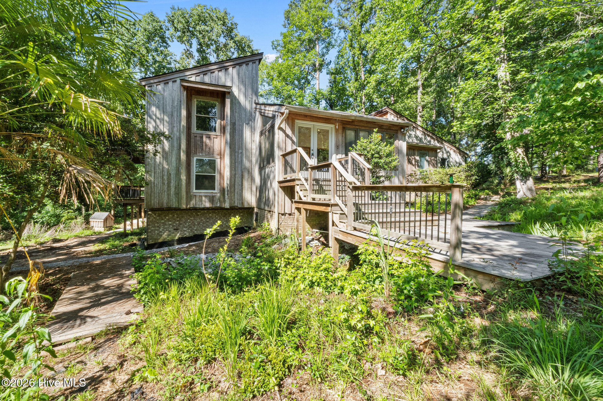 16 Woodside Circle Property Photo 1