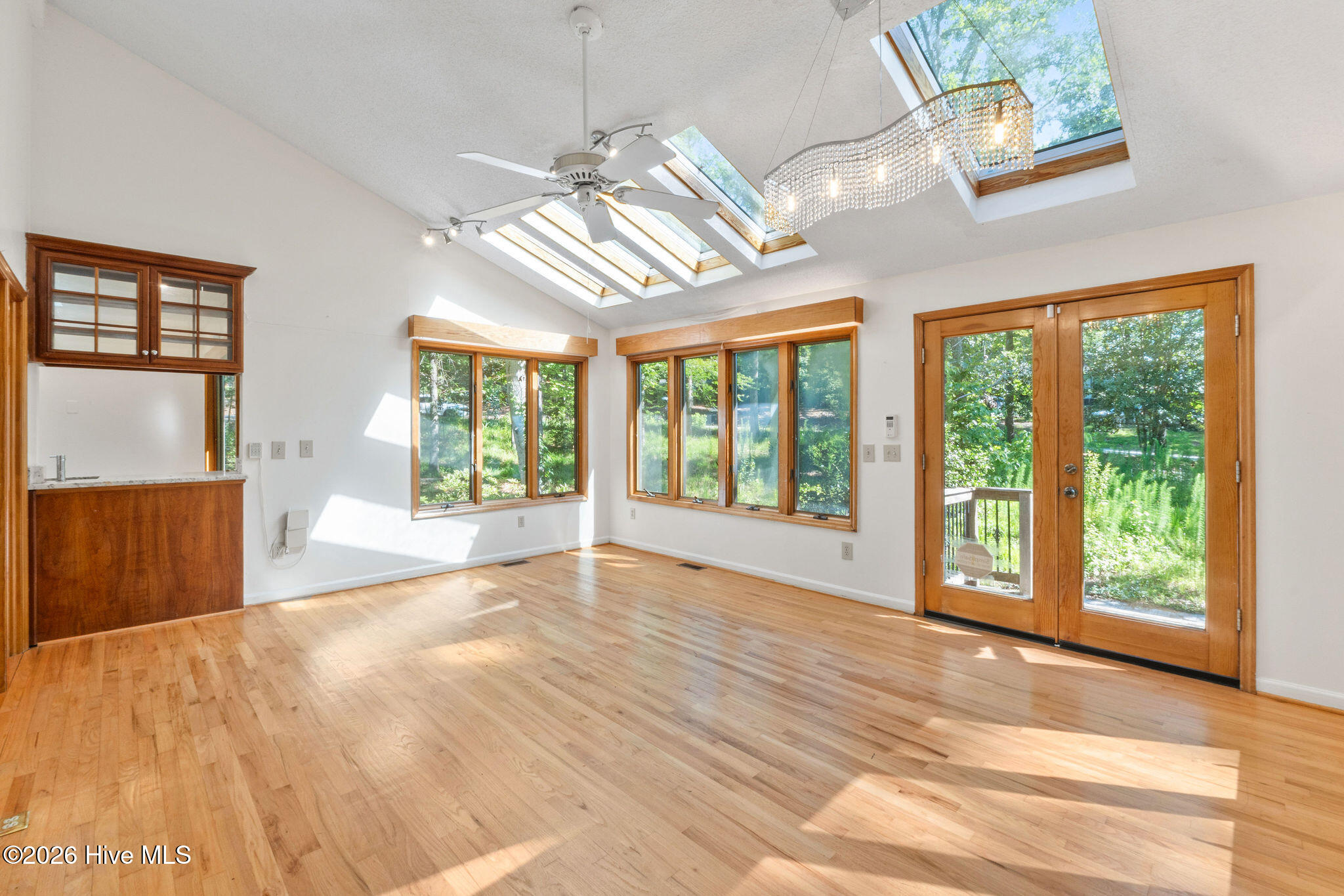 16 Woodside Circle Property Photo 4