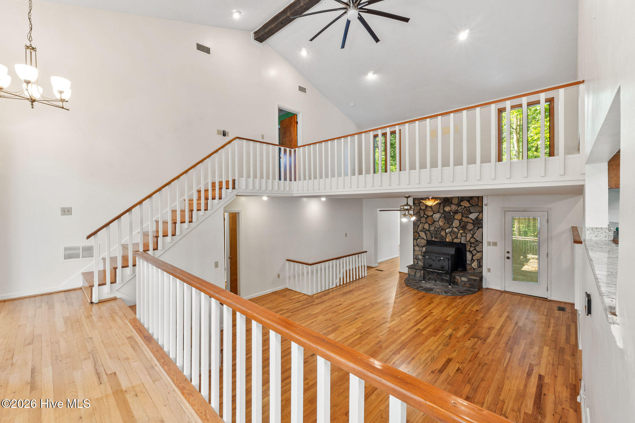 16 Woodside Circle Property Photo 6