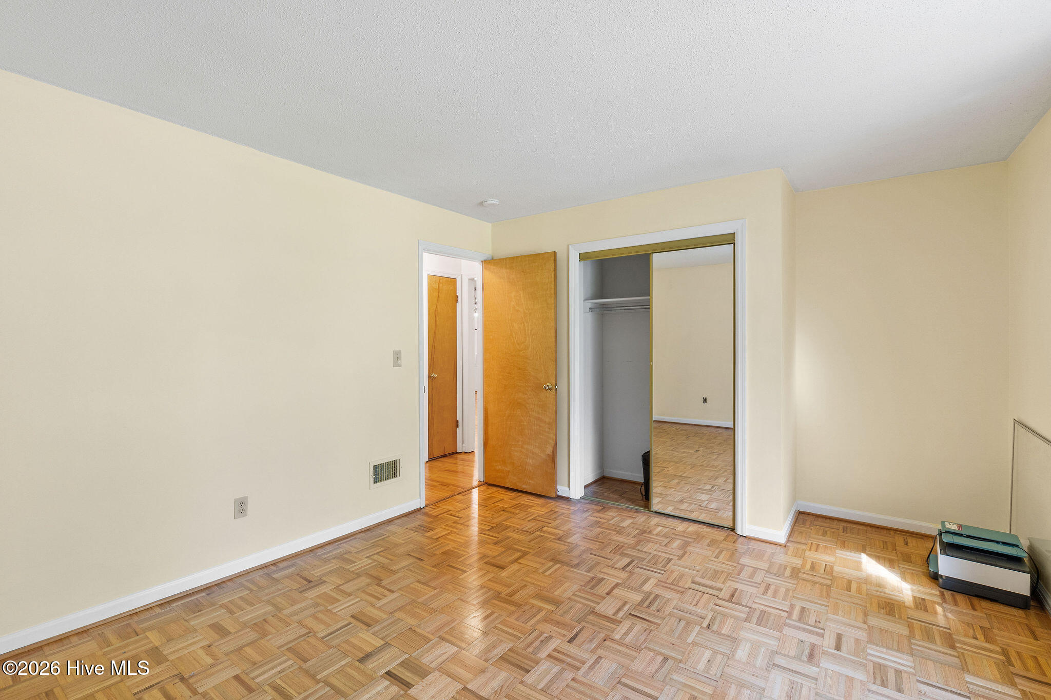 16 Woodside Circle Property Photo 17