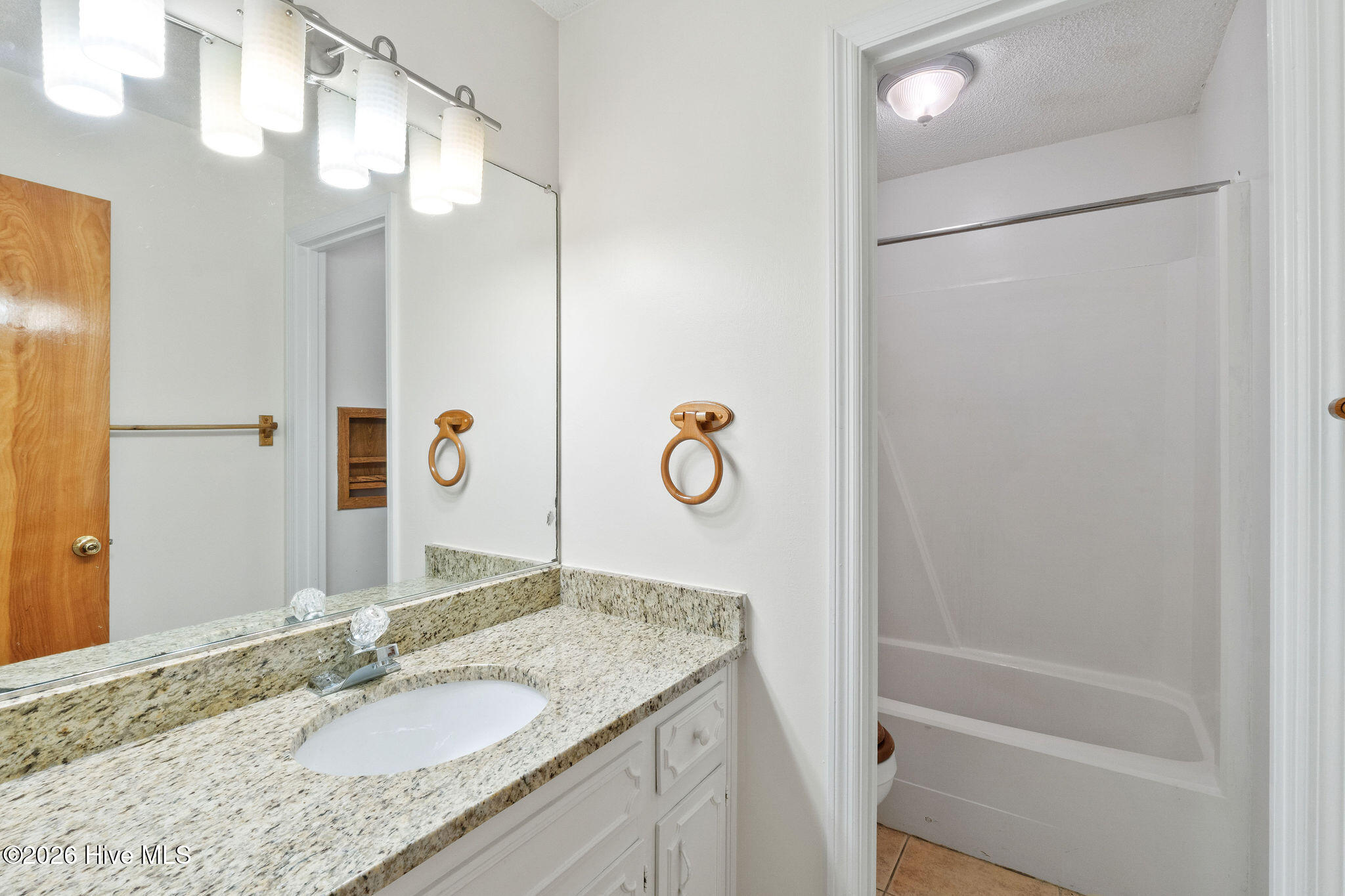 16 Woodside Circle Property Photo 18