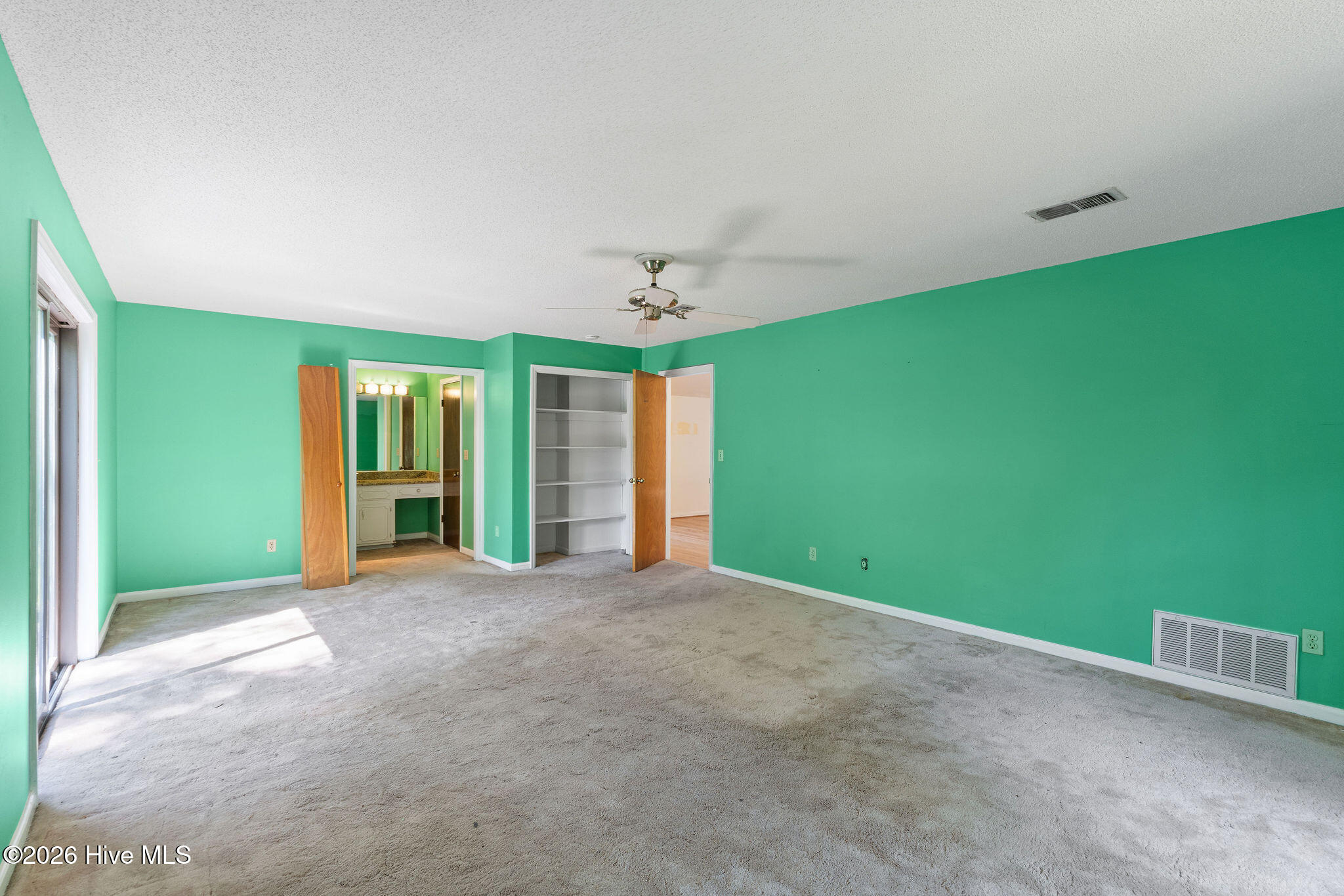 16 Woodside Circle Property Photo 37