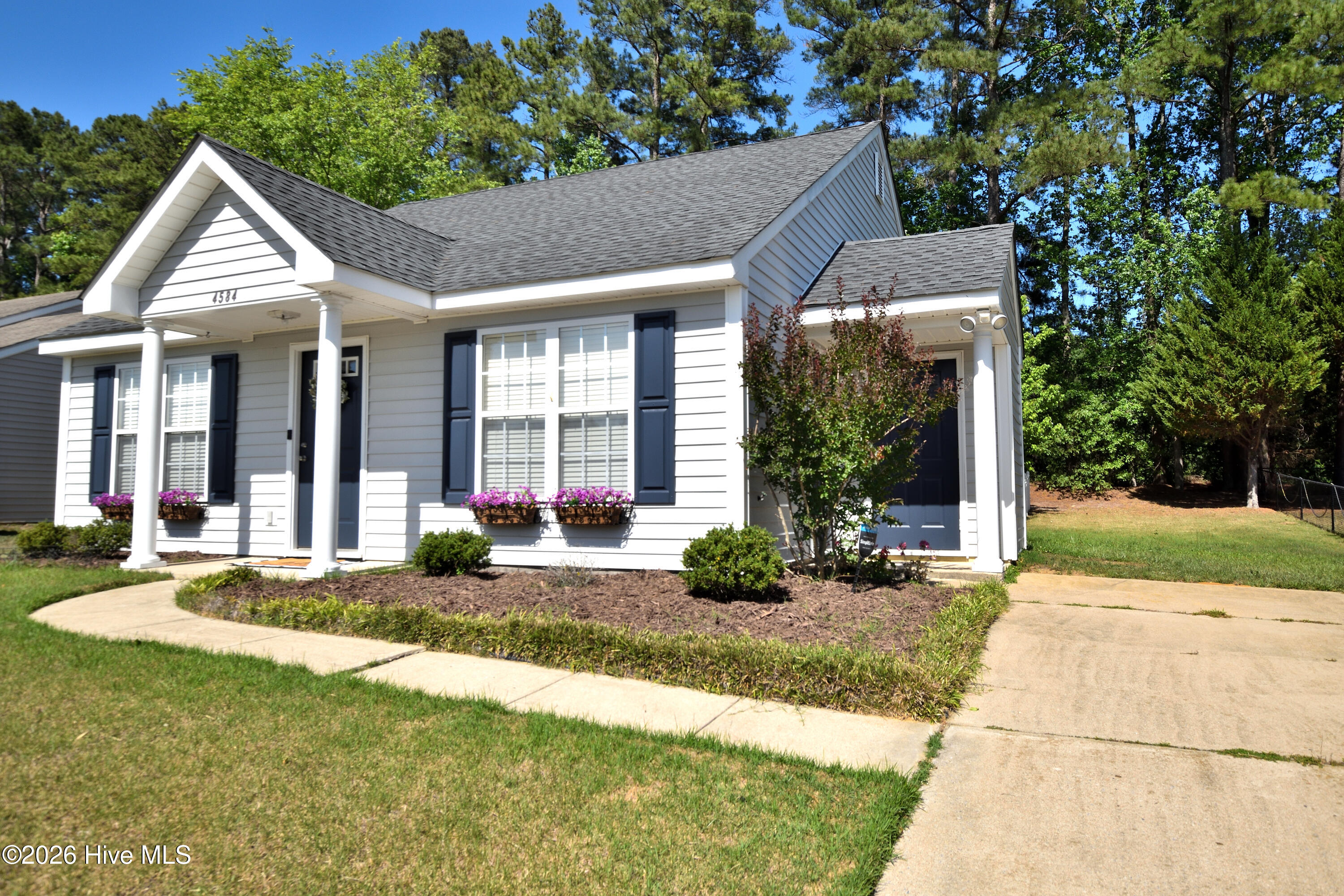 4584 Lily Walk Property Photo 3