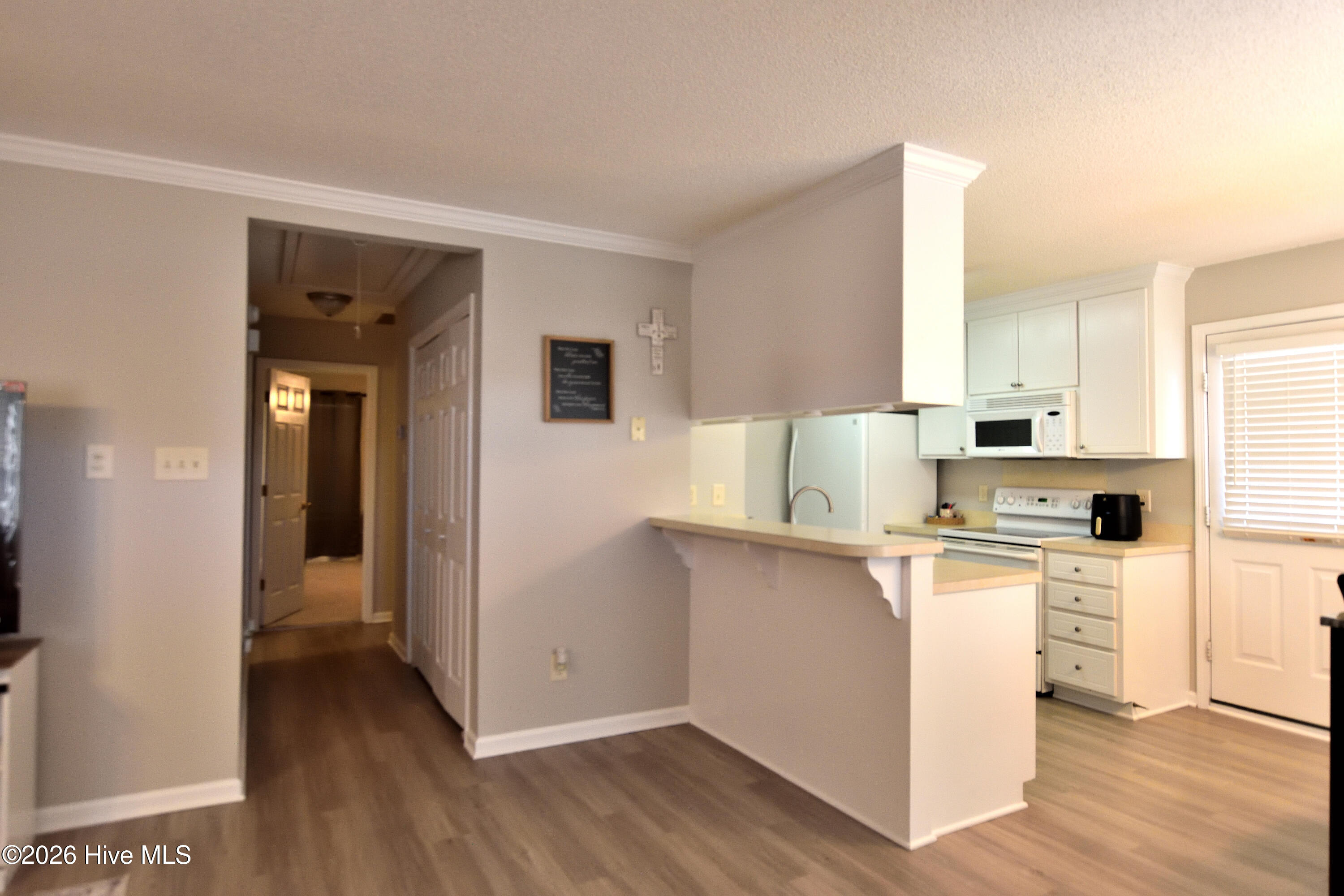 4584 Lily Walk Property Photo 5