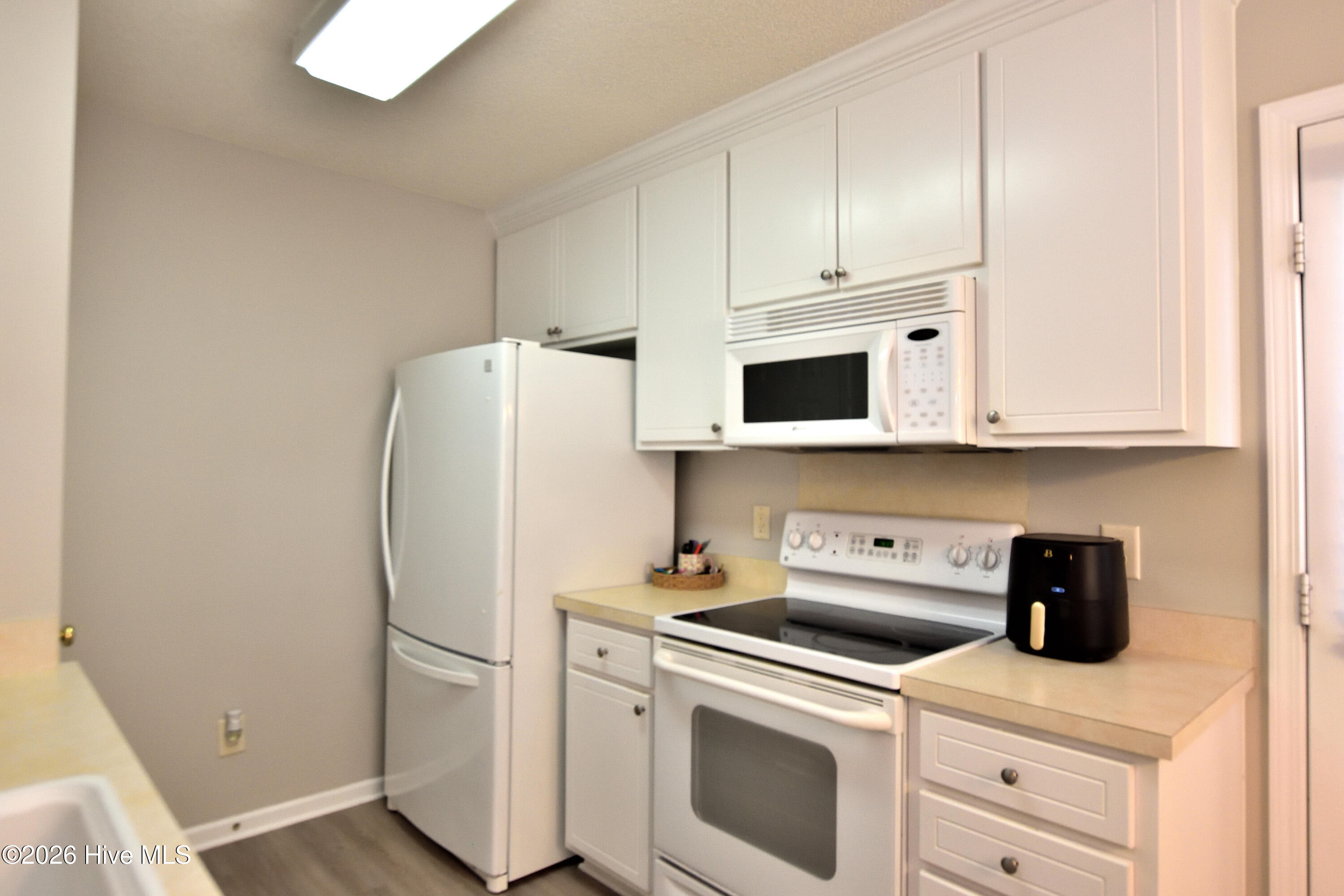 4584 Lily Walk Property Photo 10
