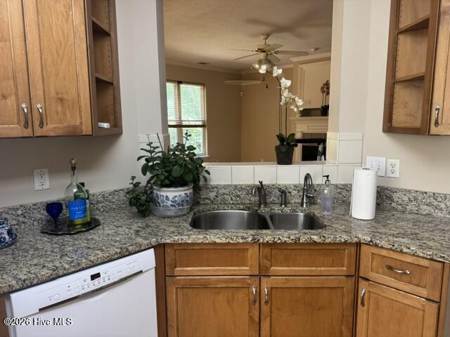 636 Surrey Lane Property Photo 9