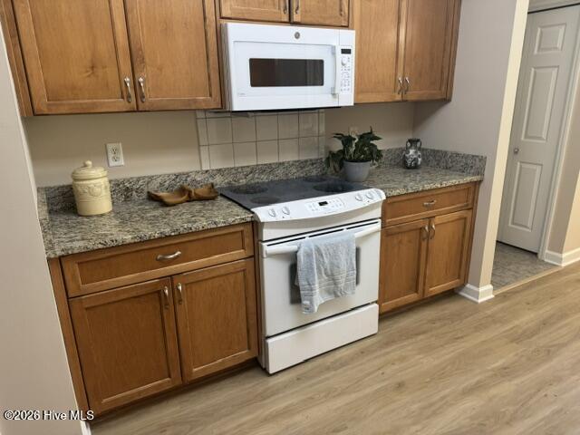 636 Surrey Lane Property Photo 11